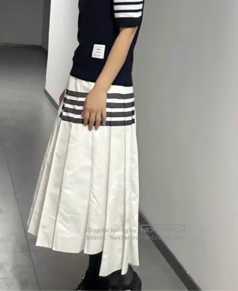 Thom Browne Thom Browne Pleated Skirt Half Size 25" / US 0 / IT 36 - 1 Thumbnail