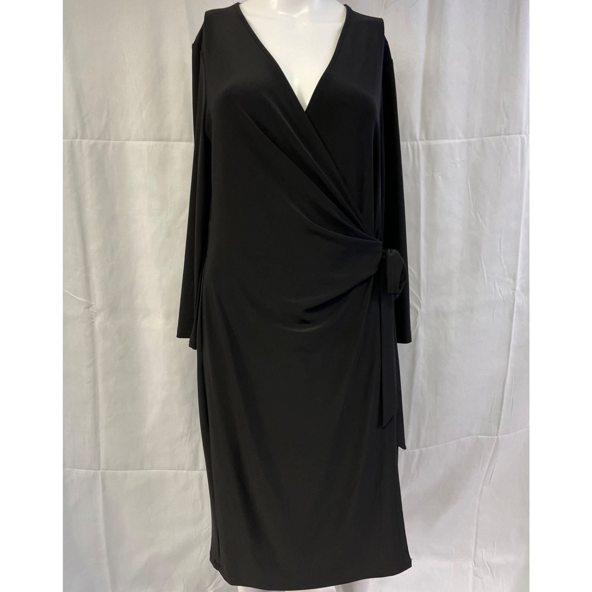 dress for wedding at the beach Chiffon Rustic With Train, A-line Wedding Gown, MW685 Sleeveless Gown Jennifer Lopez wore Manish The bodice and the Bust Size:40