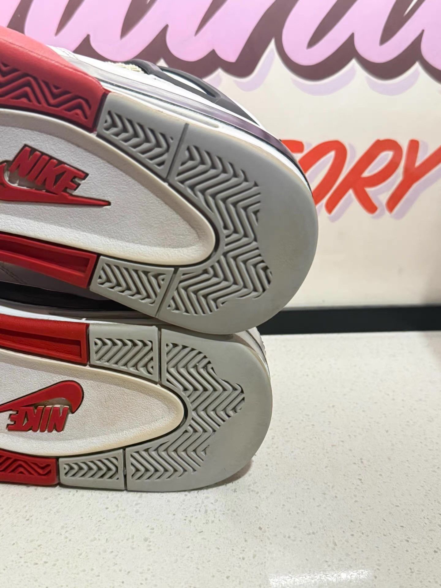 Nike Jordan Air Jordan 4 Retro Fire Red shoes。Ｑ20 Size US 8 / EU 41 - 5 Thumbnail