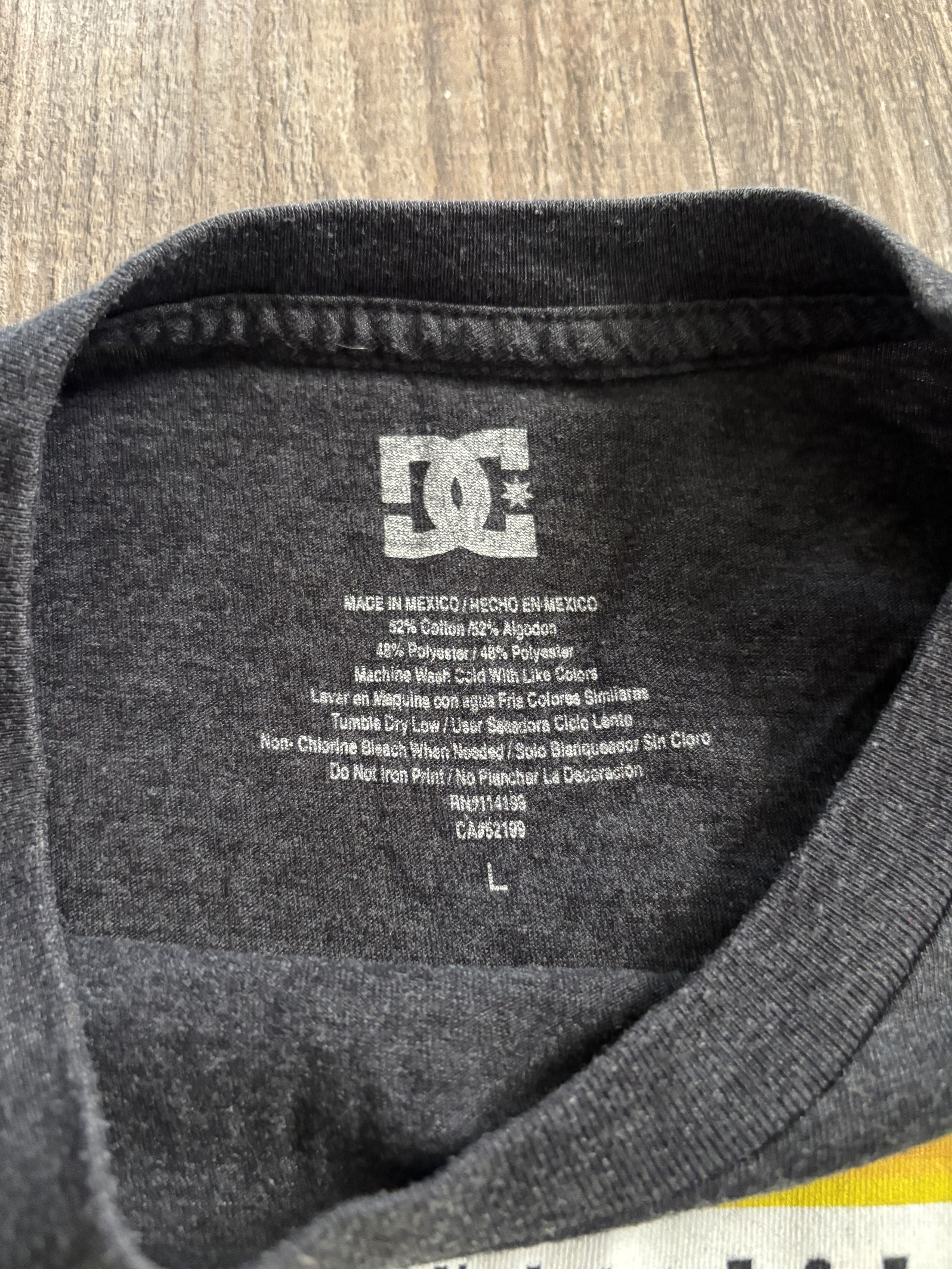 DC DC Shoes Triangle Logo Tee Shirt Size US L / EU 52-54 / 3 - 2 Thumbnail