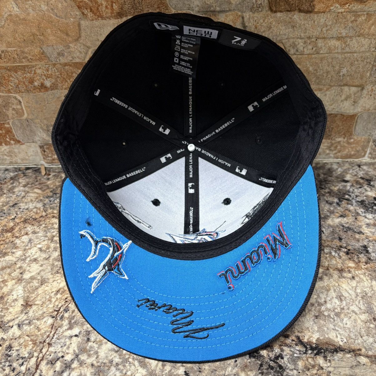 New Era New Era 59FIFTY Miami Marlins Patch Fitted Hat Size 7 3/8 Size ONE SIZE - 5 Thumbnail