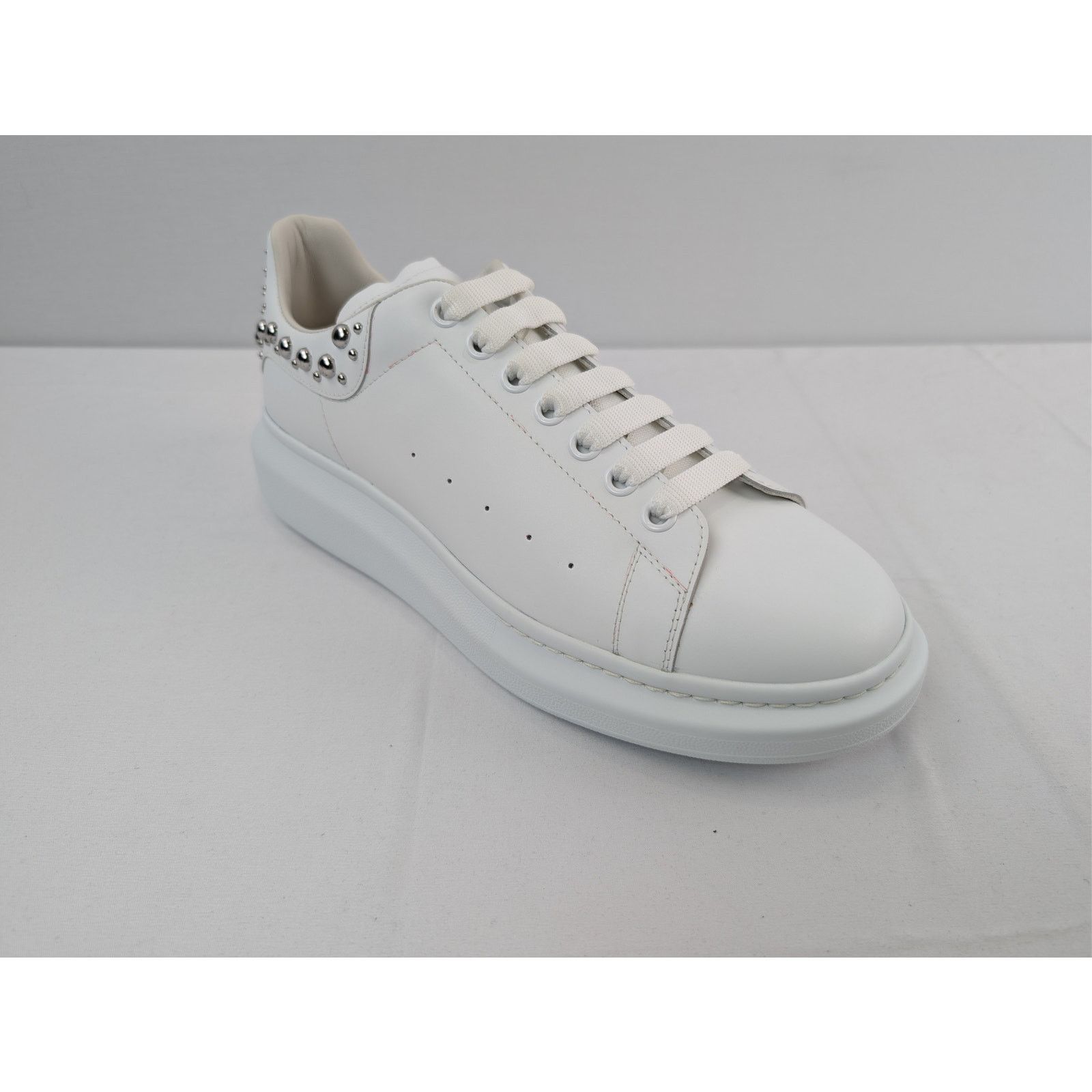Alexander McQueen o1rshd1 Larry Sneakers in White/Silver Size US 11 / EU 44 - 3 Thumbnail