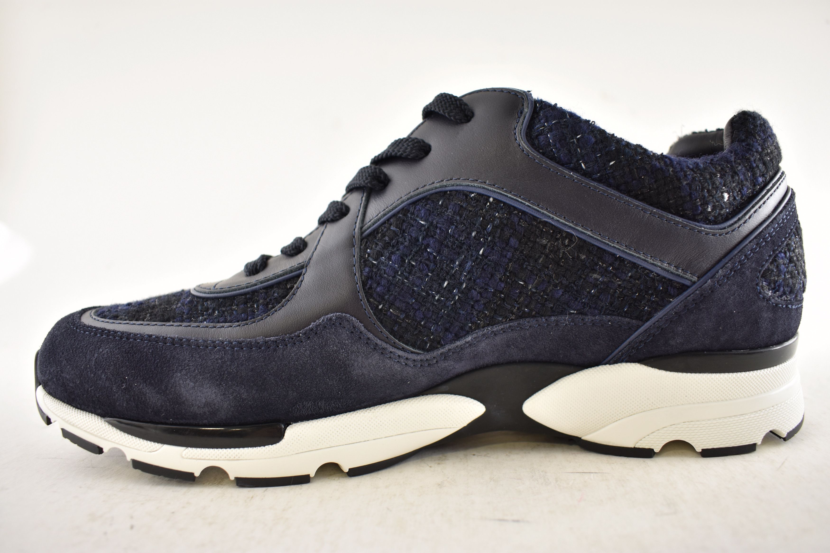 Chanel Chanel 24A Black Tweed Suede CC Logo Flat Trainer Sneaker 42 Size US 12 / IT 42 - 9 Thumbnail