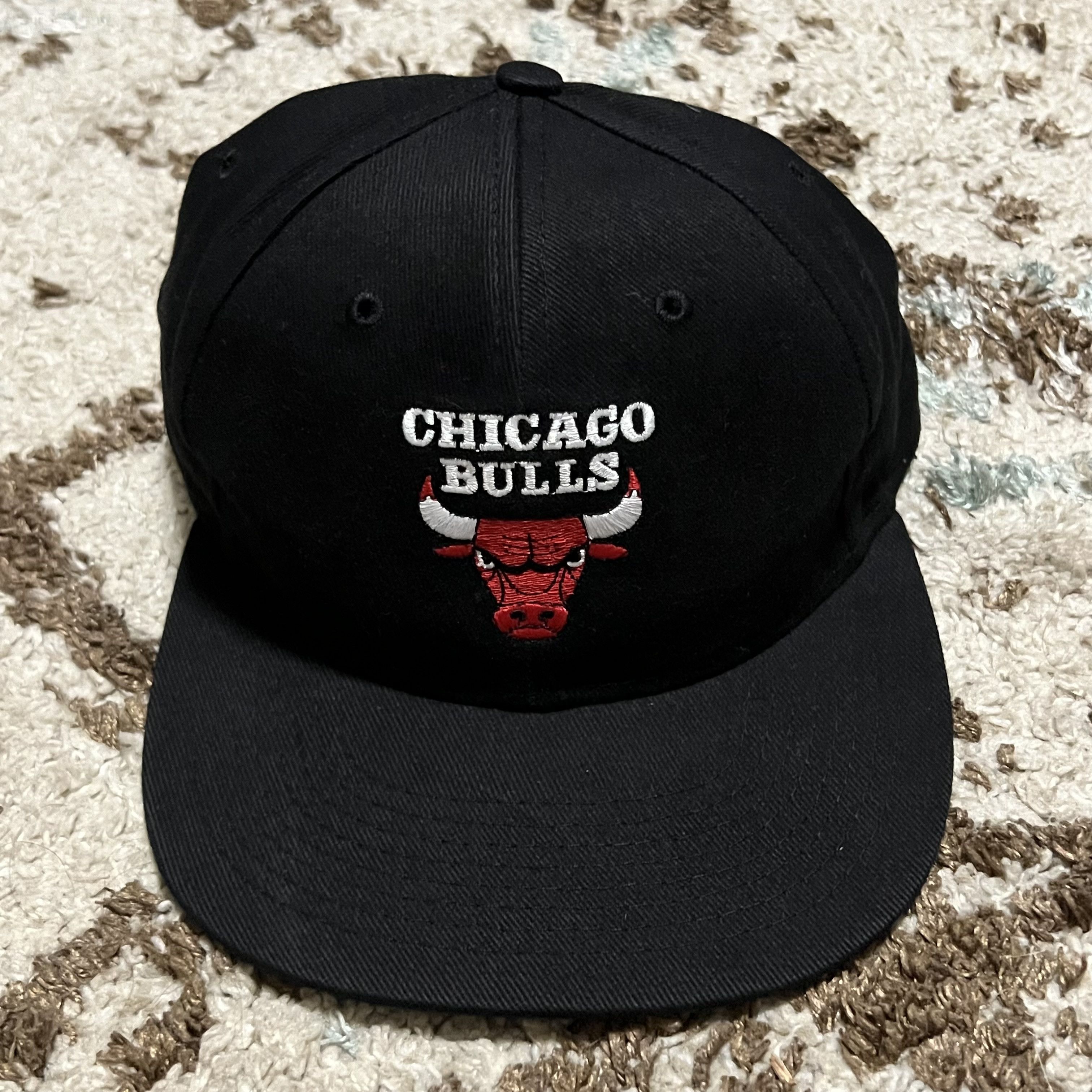Logo 7 × NBA × Vintage Vintage Logo 7 Chicago Bulls Adjustable Hat Spellout 90s Size ONE SIZE - 1 Thumbnail
