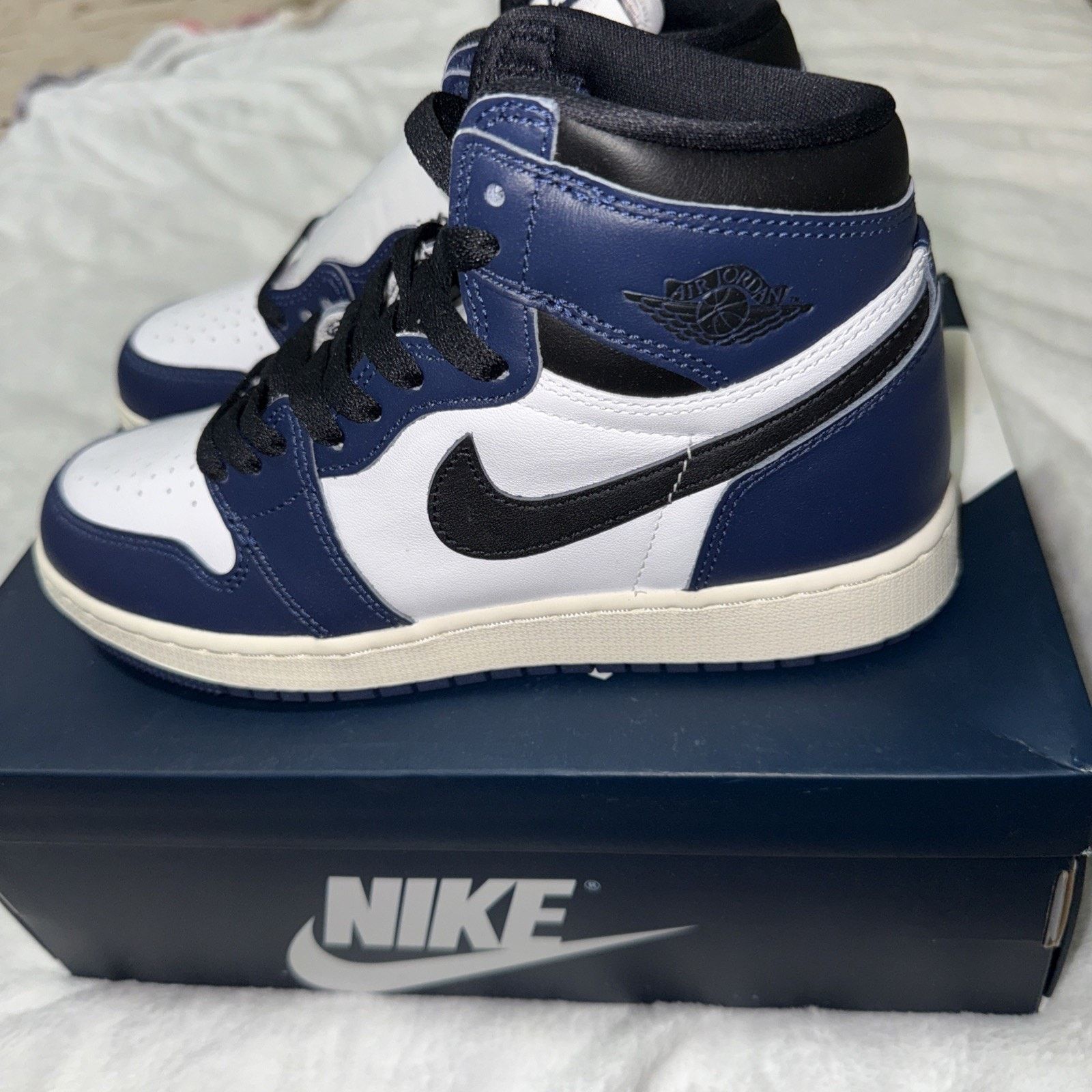 Nike Nike Air Jordan 1 Retro High OG Men 6.5y GS Midnight Navy Size US 6 / EU 39 - 4 Thumbnail