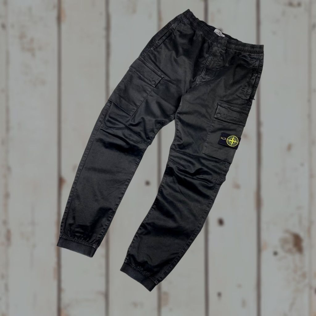 Stone Island Stone Island Cargo Pants Men 31 Black Regular Cargo Pocket Cotton Pants Mens Black 31Inseam 30in Vintage No Logo Accent Modern Casual Size US 31 - 1 Thumbnail