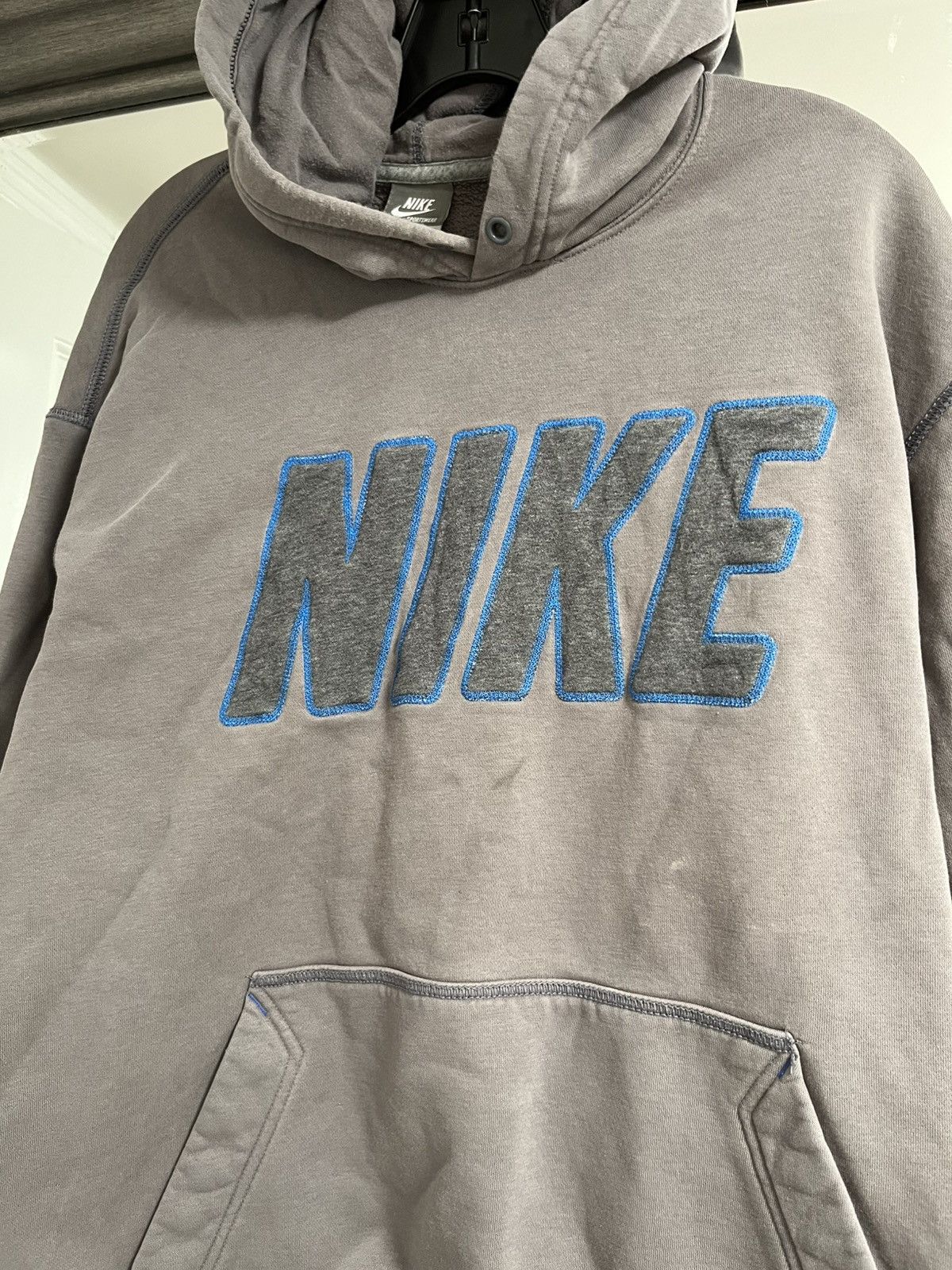 Nike Grey and blue Nike Spellout y2k hoodie vintage l size Size US L / EU 52-54 / 3 - 3 Thumbnail