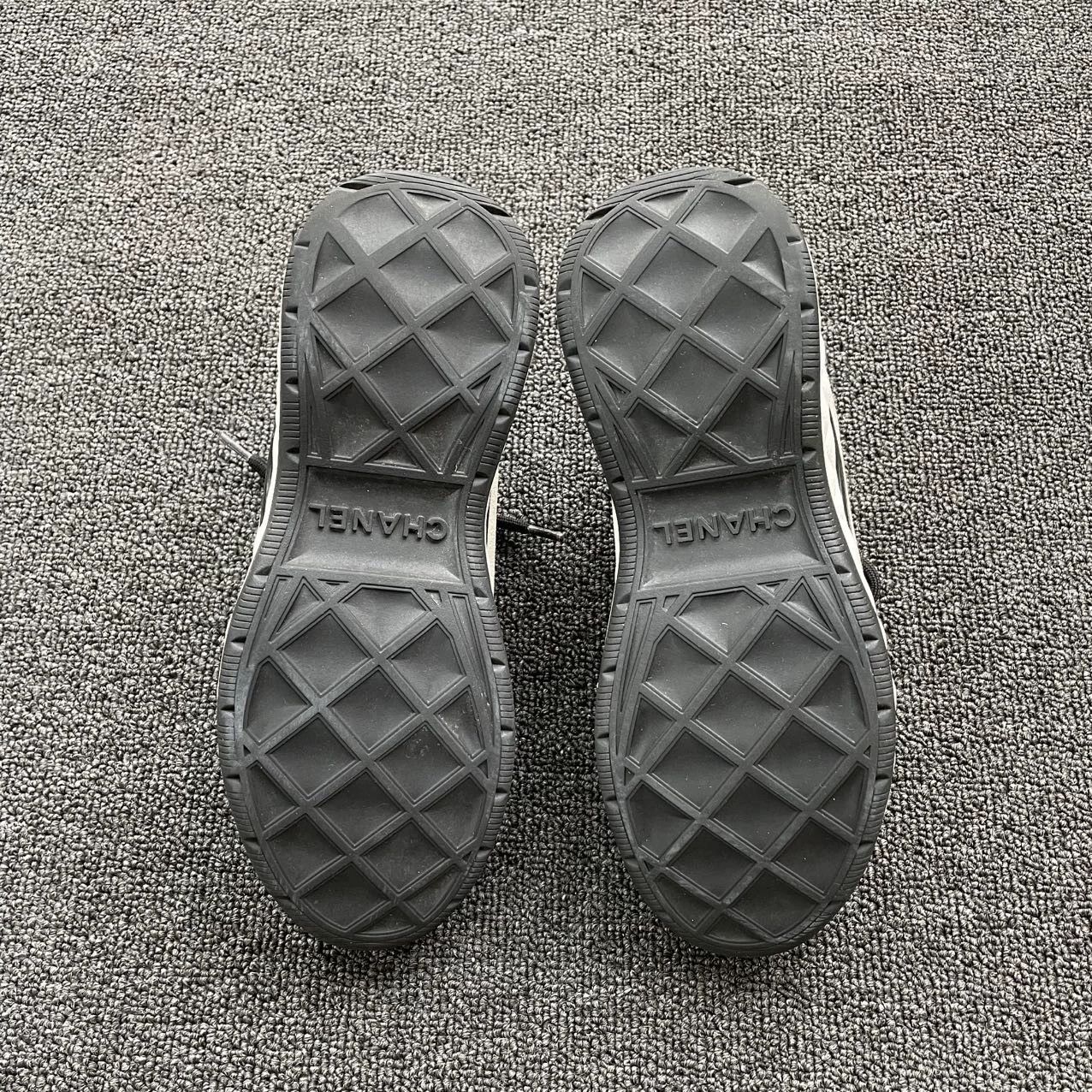 Chanel Chanel 95 New Gray White Sneakers 36 EU Size US 5.5 / IT 35.5 - 7 Thumbnail