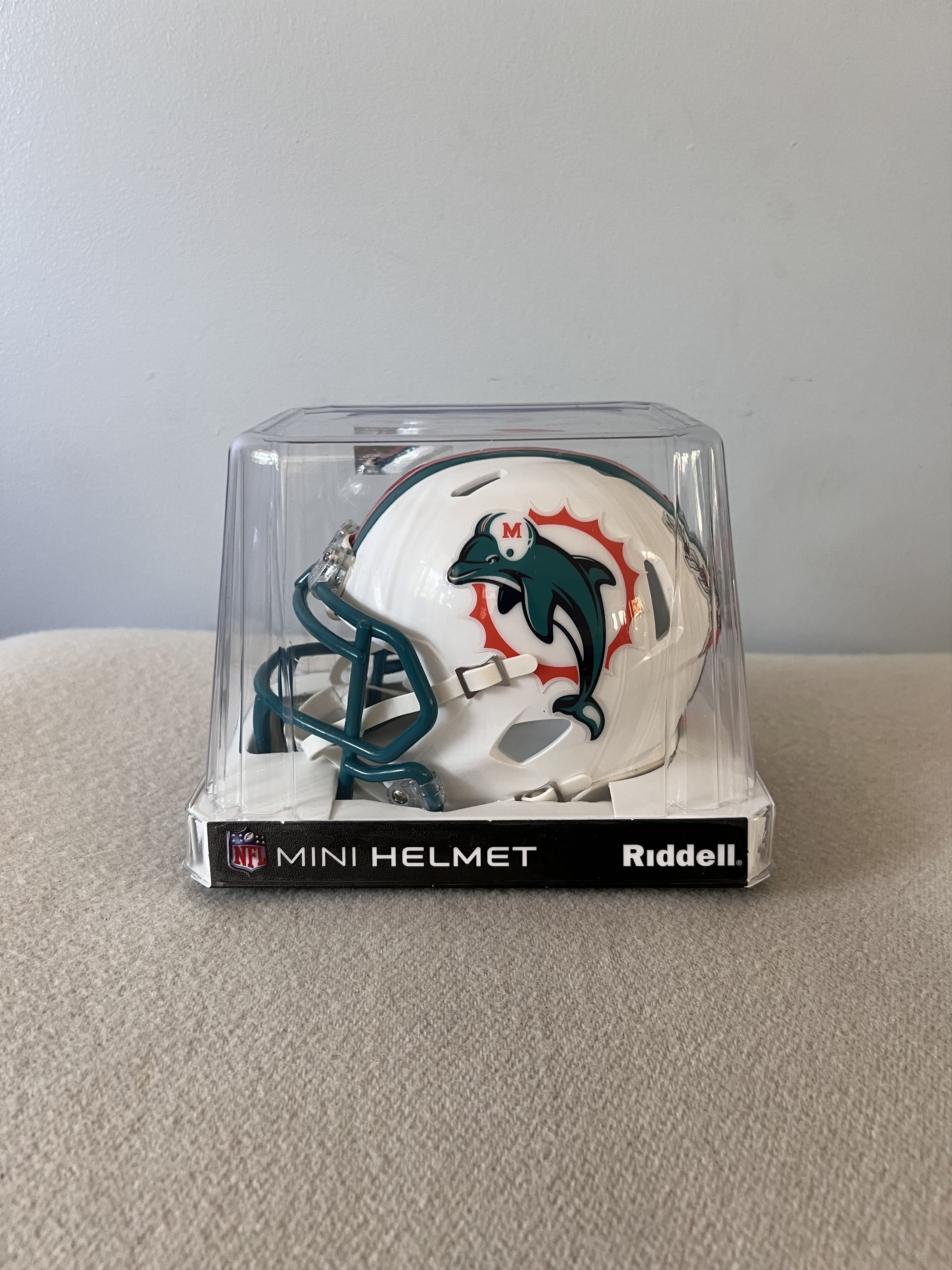 Kith × NFL Kith Riddell Miami Dolphins Mini Helmet Size ONE SIZE - 2 Thumbnail