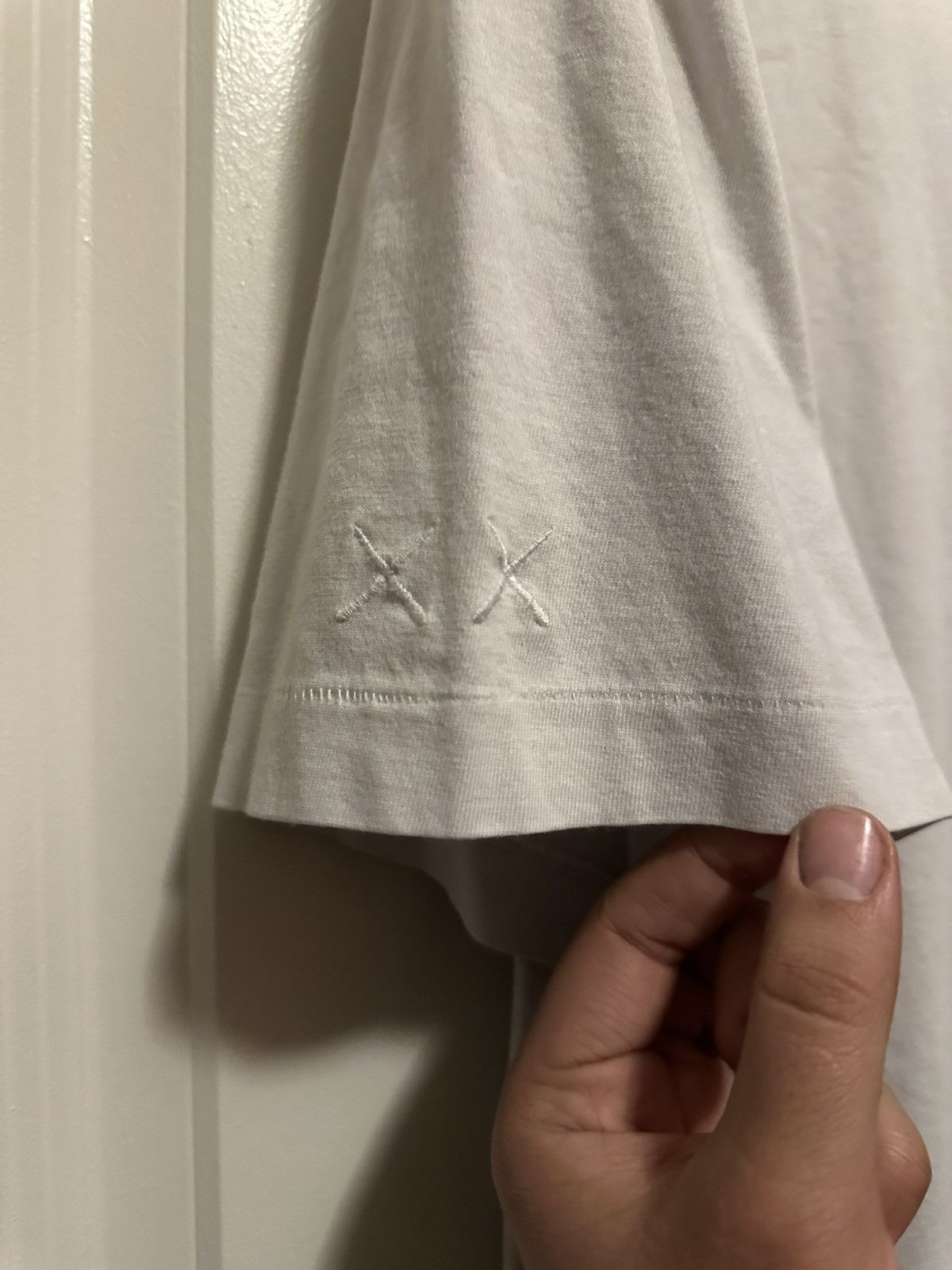 Kaws × Uniqlo KAWS SESAME STREET UNIQLO T shirt Size US XL / EU 56 / 4 - 2 Thumbnail