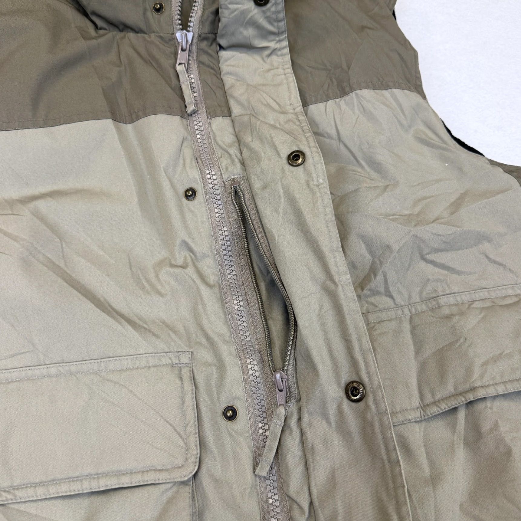 Vintage VINTAGE Cabela's Vest Mens Large Green Goose Down Puffer Full Zip Outdoor Hunting Size US L / EU 52-54 / 3 - 4 Thumbnail