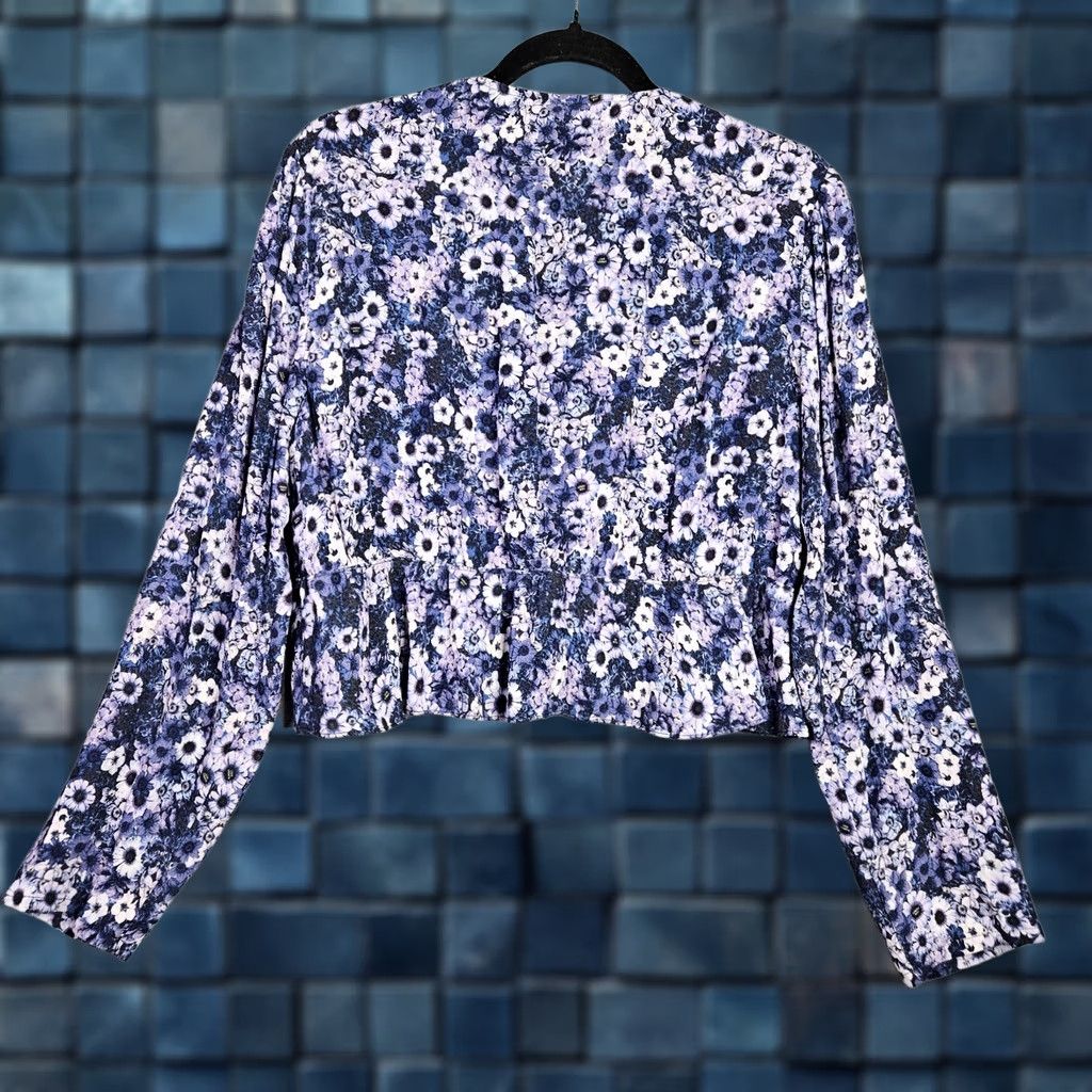 Vintage SUNDAY BEST Women's Floral Tie Waist Long Sleeve Cropped Shirt L Size Blue Blouse, Regular Fit, Viscoe, Cropped, Casual, All Seasons Size L / US 10 / IT 46 - 1 Thumbnail