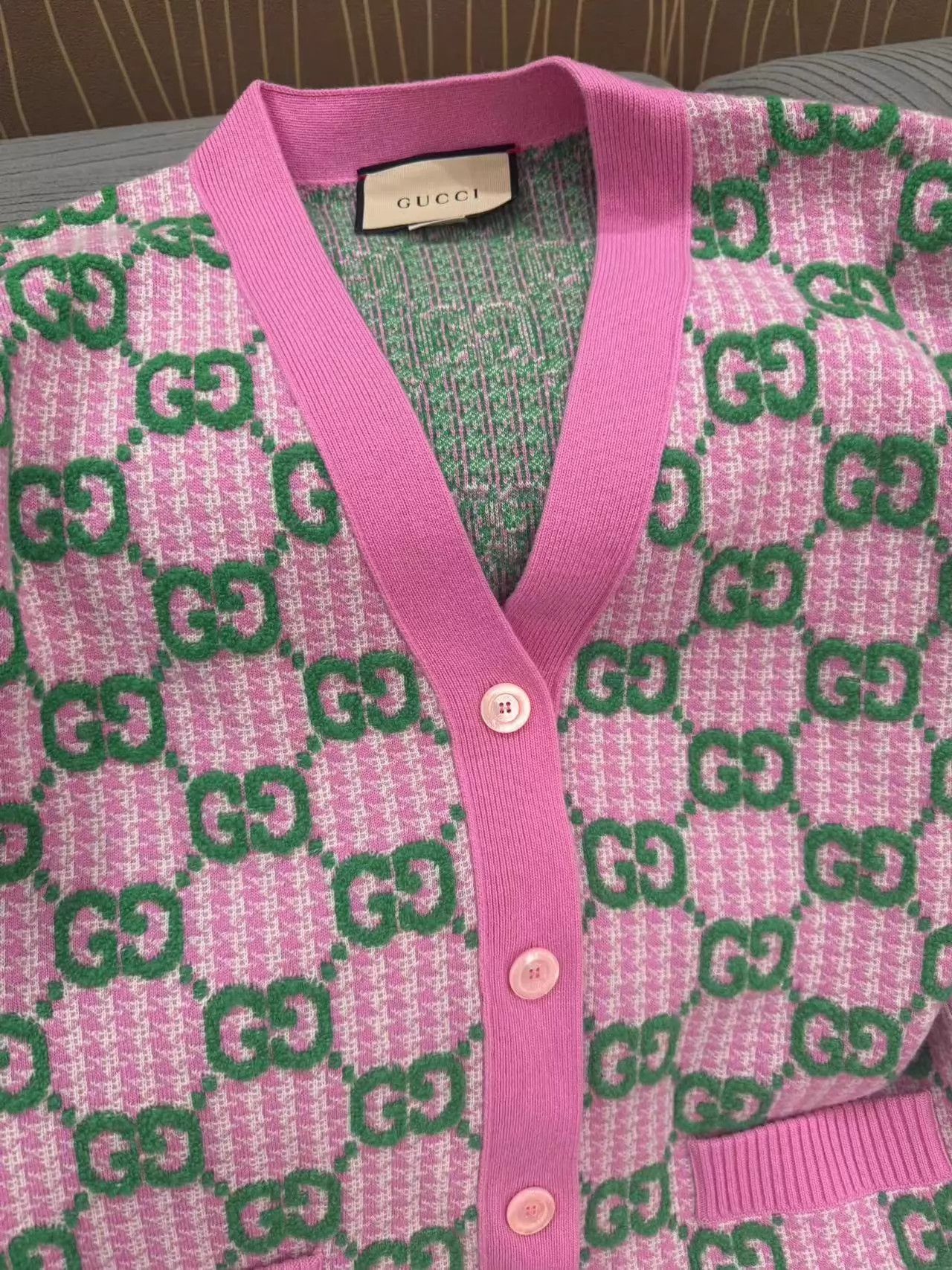 Gucci Gucci cardigan XS worn once like new Size XS / US 0-2 / IT 36-38 - 2 Thumbnail