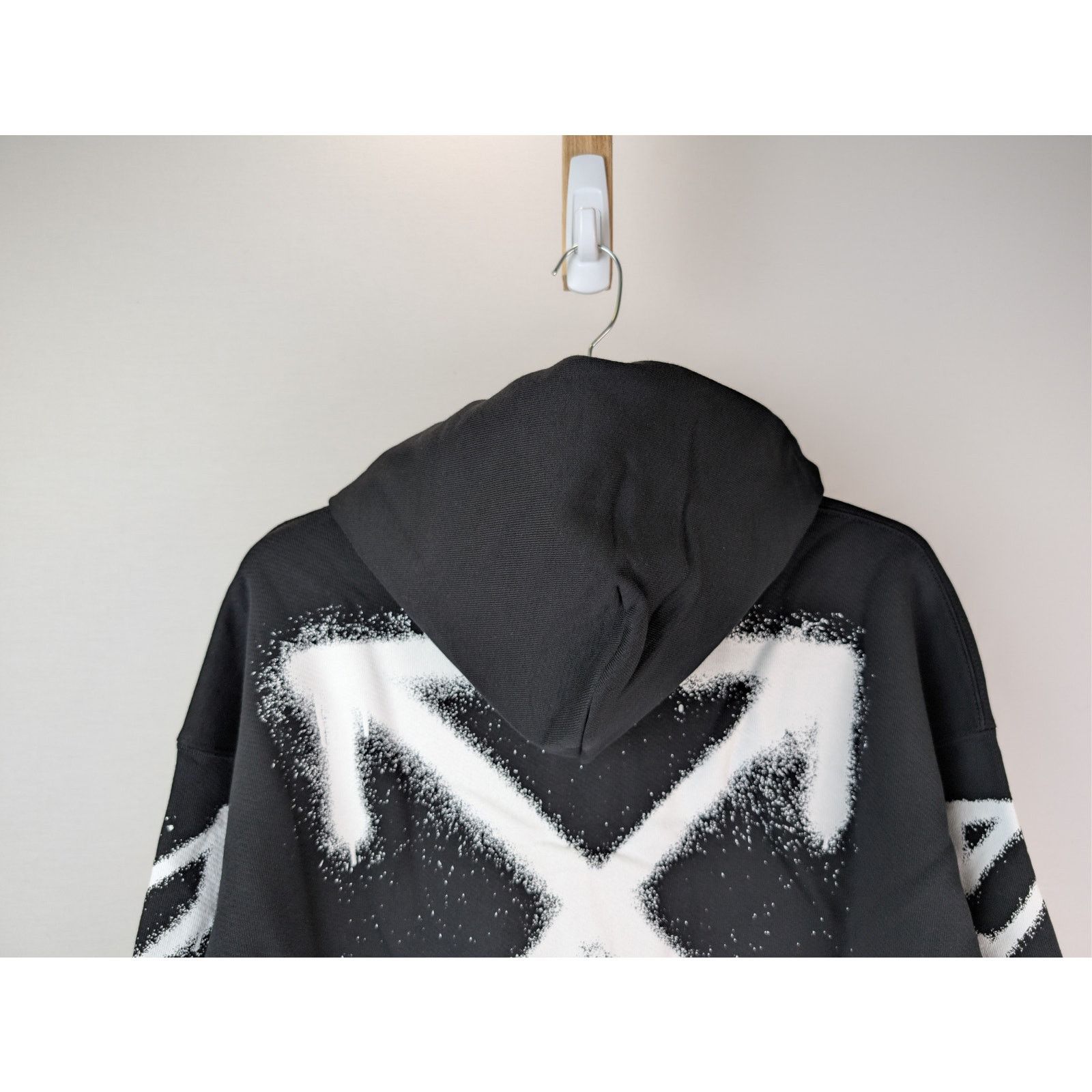 Off-White o1rshd1 Spray Can Arrow Skate Hoodie in Black Size US L / EU 52-54 / 3 - 10 Thumbnail