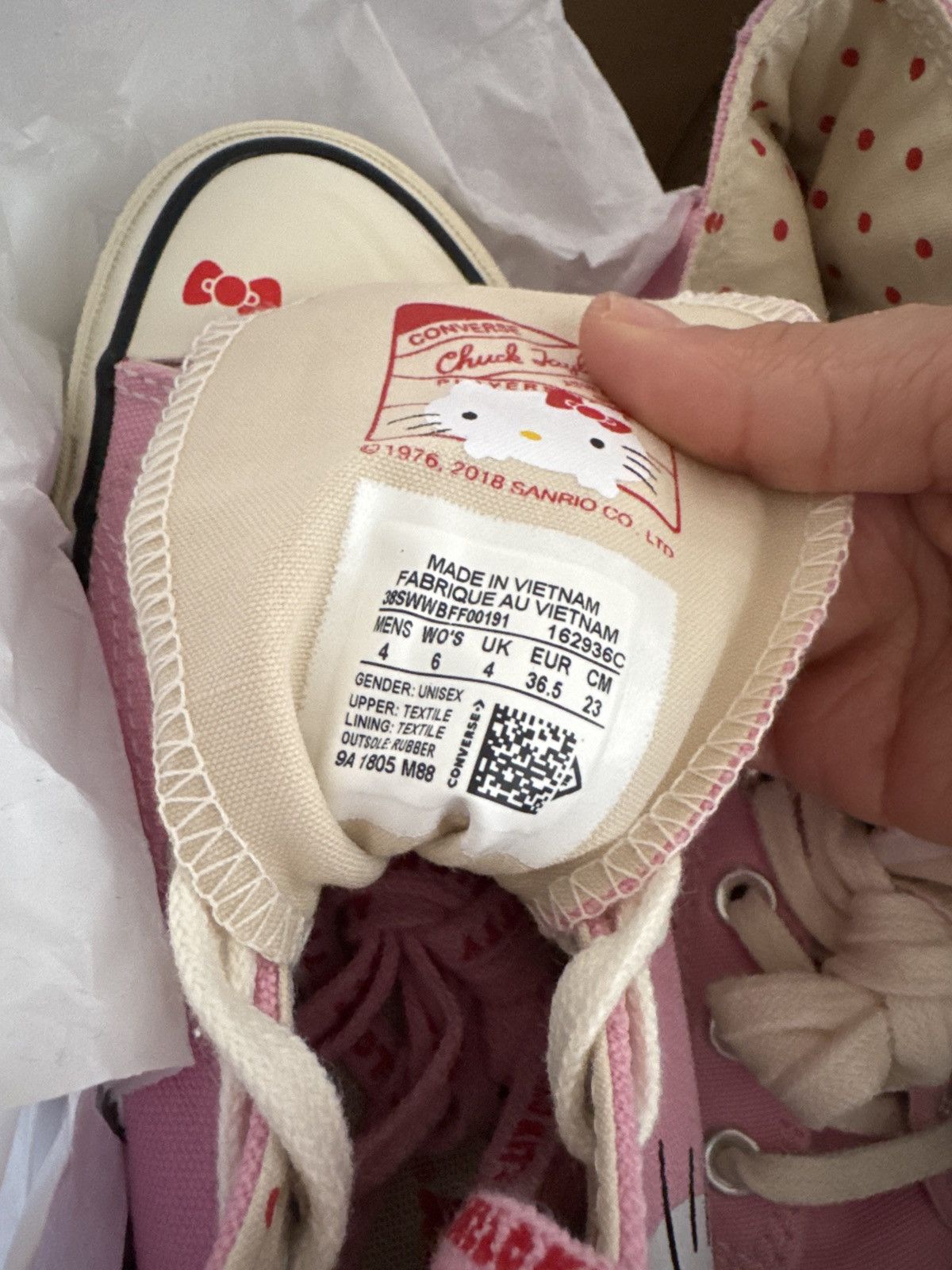 Converse Hello kitty converse new in box Size US 6 / IT 36 - 13 Thumbnail