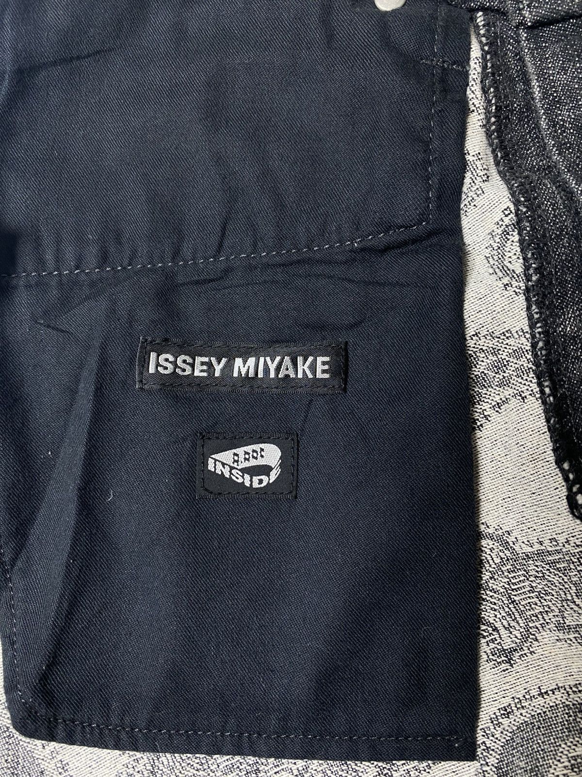Issey Miyake SS11 ISSEY MIYAKE MEN APOC PAISLEY JACQUARD DONUT PATCHWORK Size US 32 / EU 48 - 11 Thumbnail