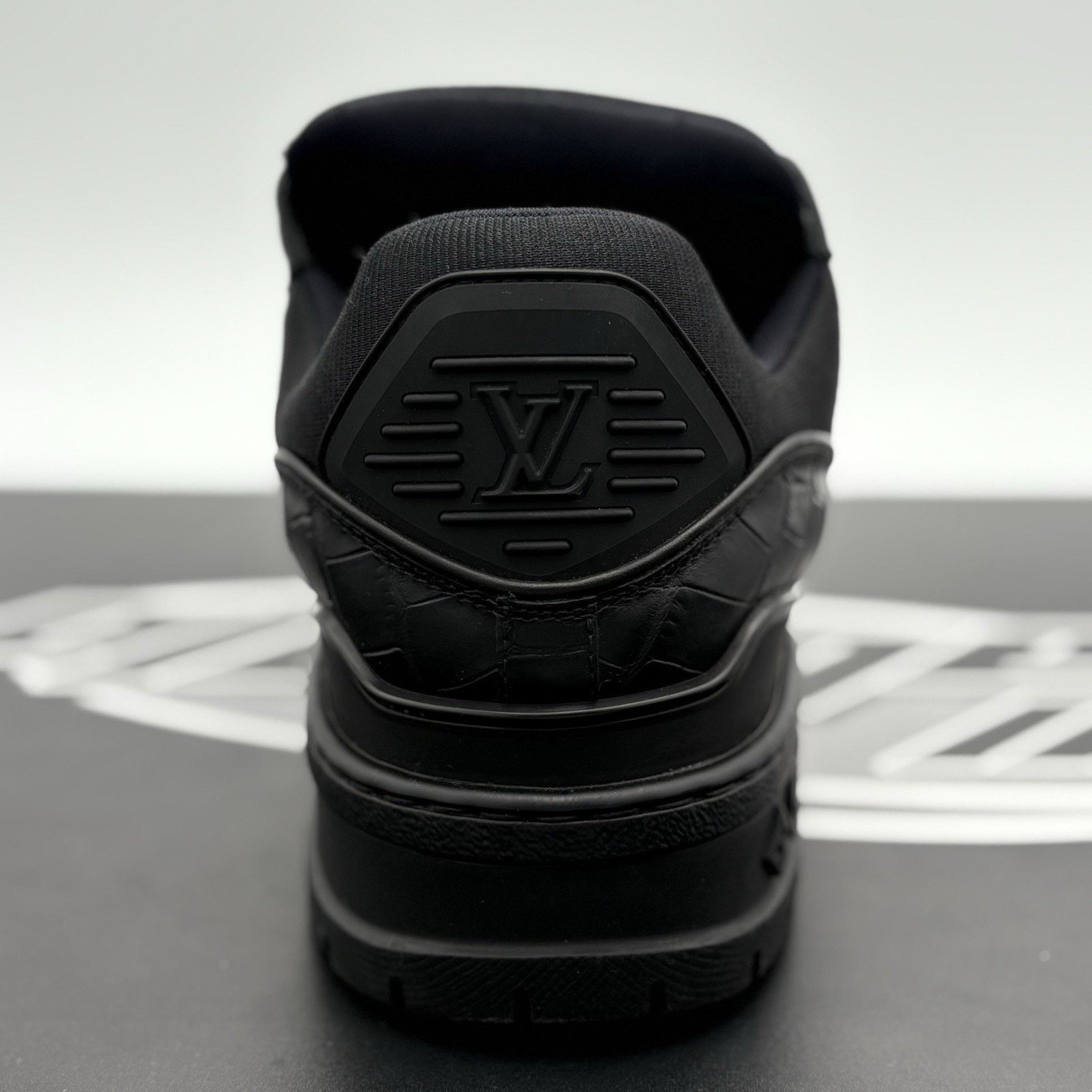 Louis Vuitton Louis Vuitton Maxi Sneaker ' Black ' | EXCELLENT COND! Size US 10 / EU 43 - 3 Thumbnail