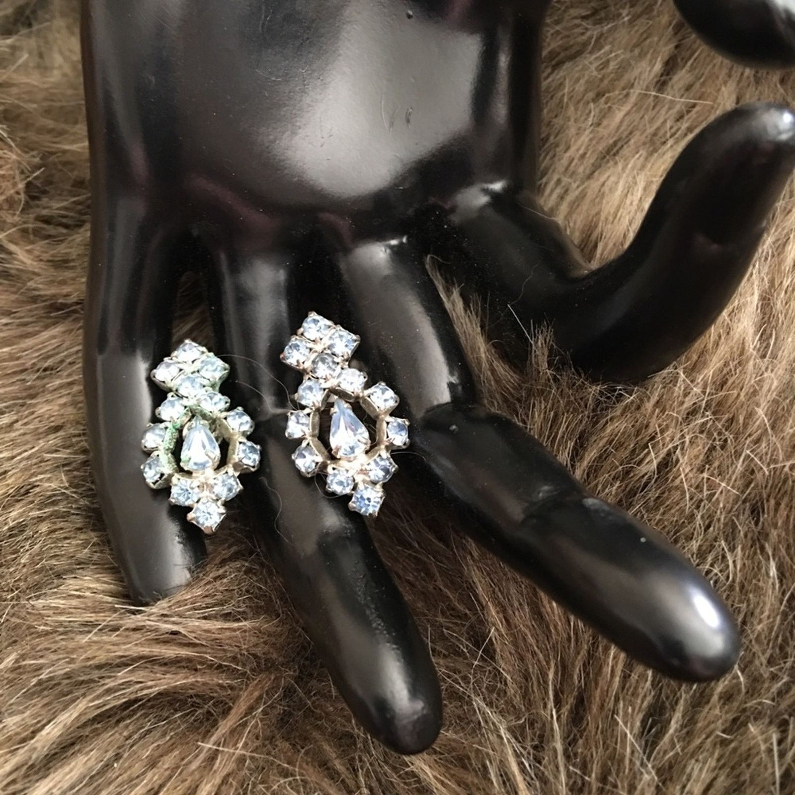 Vintage Vintage blue rhinestone screw back clip earrings Size ONE SIZE - 2 Thumbnail
