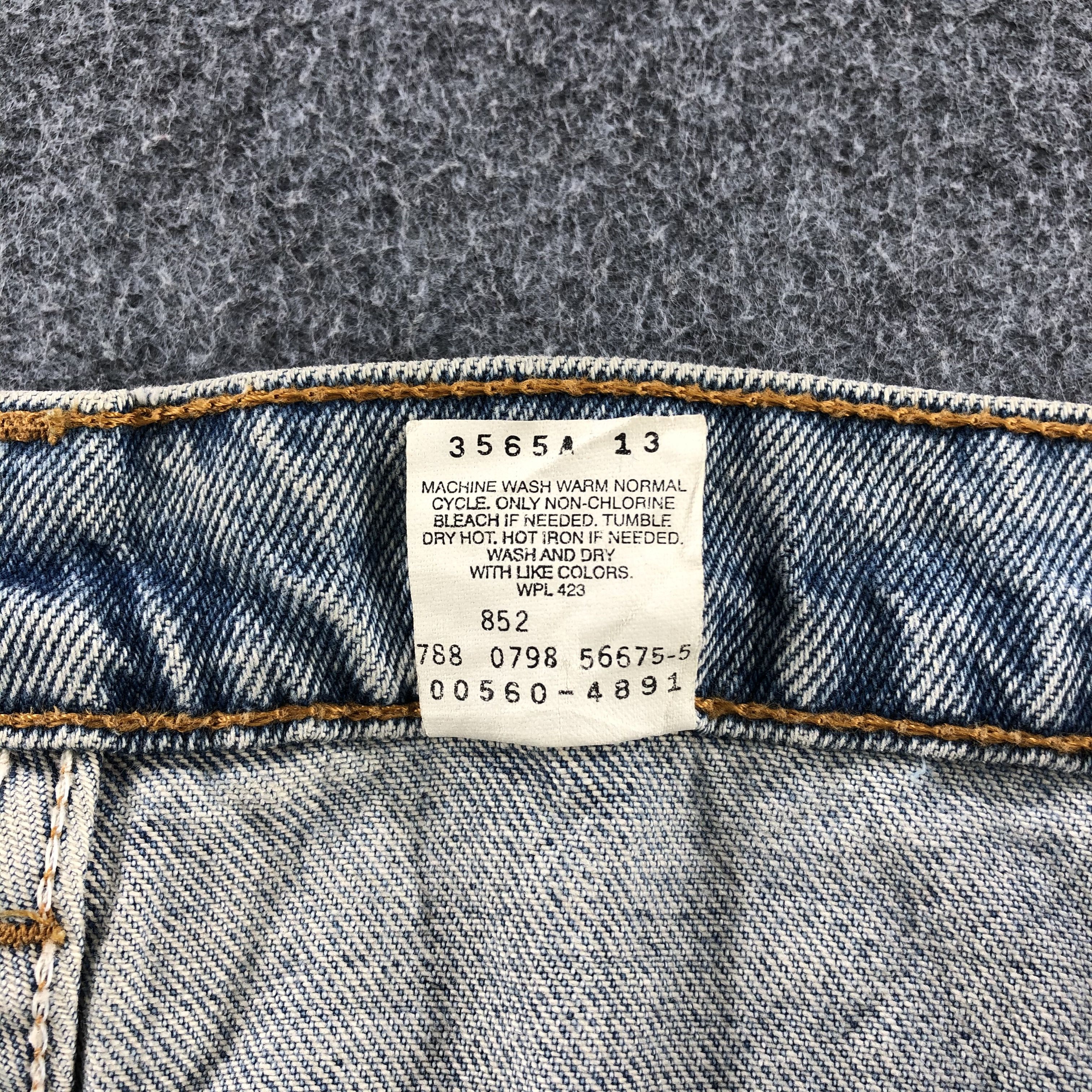 Levi's Light Wash Vintage 90s Levis 560 Jeans-J1169 Size US 39 - 10 Thumbnail