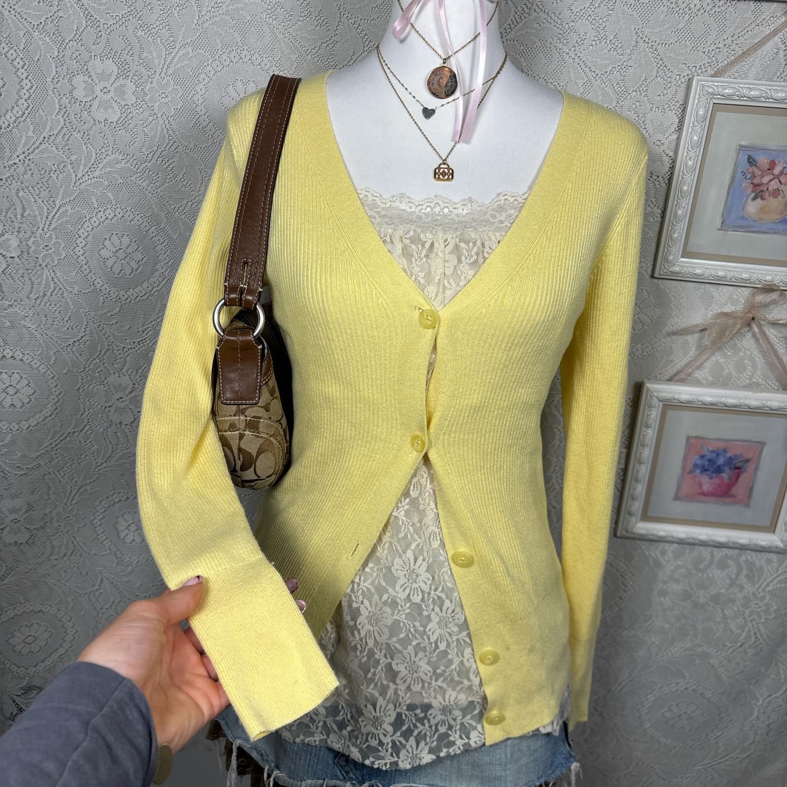 Cartoon Network vintage pastel pale yellow layering cardigan Size XS / US 0-2 / IT 36-38 - 5 Thumbnail