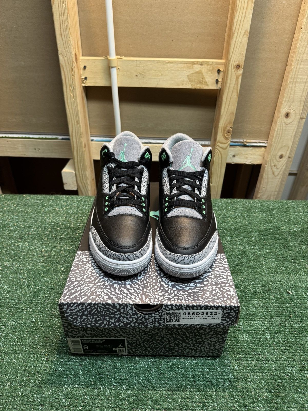 Jordan Brand Jordan Retro 3 Green Glow Size 9 Size US 9 / EU 42 - 6 Thumbnail