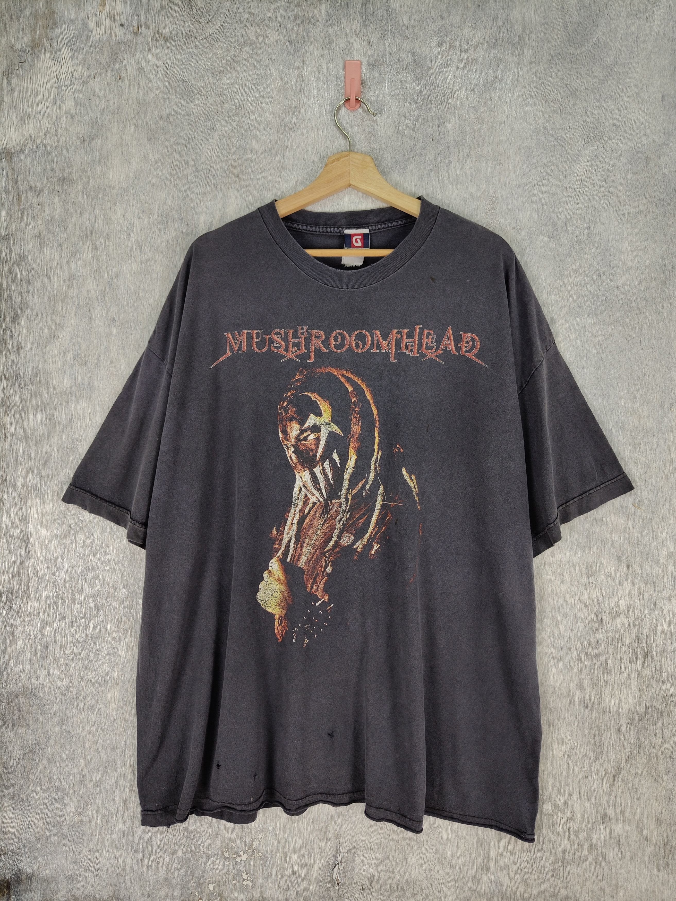 image of Band Tees x Rock Band Vintage Distressed Mushroomhead Heavy Metal Band Tee in Black (Size 2XL)