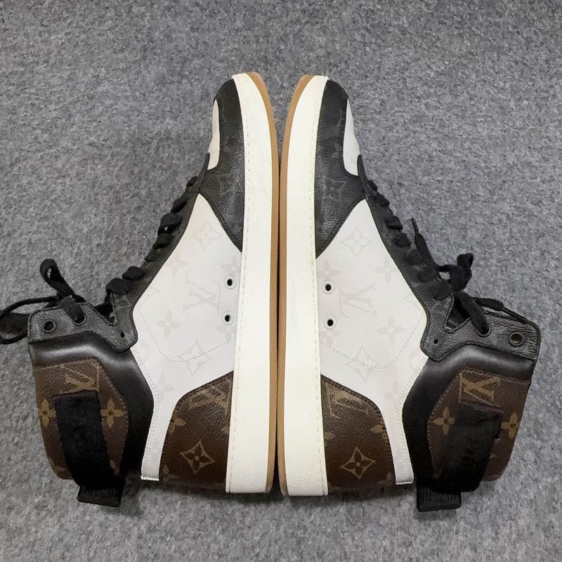 Louis Vuitton Louis Vuitton Rivoli High-Top Fashion Sneakers - Size US 10.5 / EU 43-44 - 9 Thumbnail