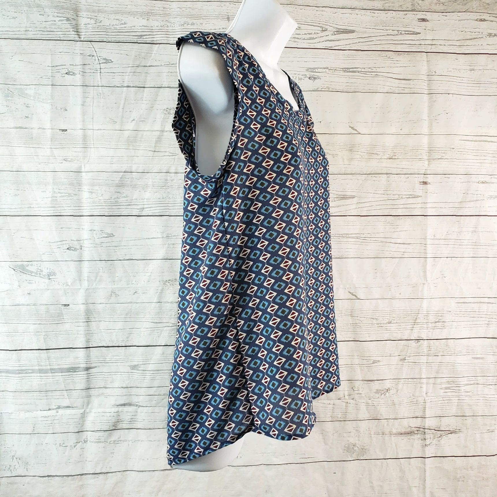 Vintage Pleione Blouse S Blue Geometric Sleeveless Womens Small Sleeveless Blue Geometric Blouse Womens S Pleione Blue Geometric Sleeveless Blouse Size S / US 4 / IT 40 - 3 Thumbnail