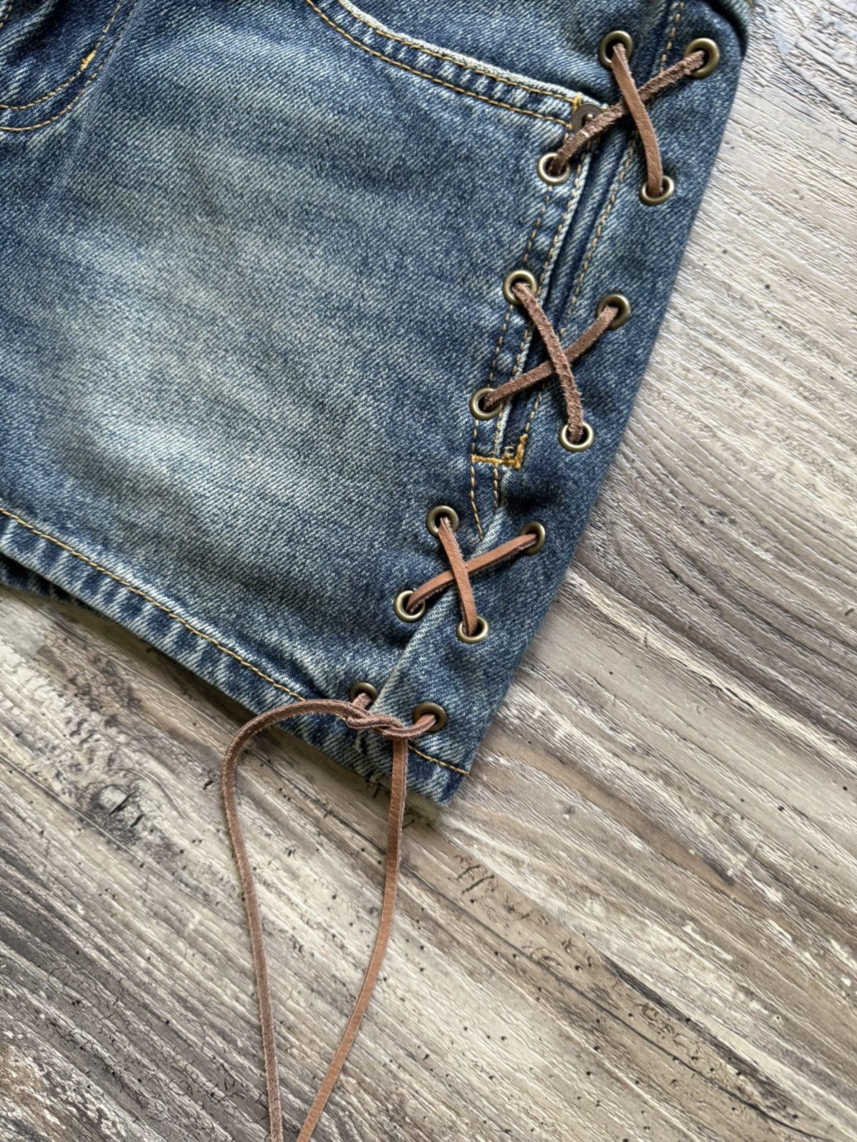 Saint Laurent Paris Saint Laurent Paris Leather Lace-Up Denim Short Size 26" / US 2 / IT 38 - 3 Thumbnail