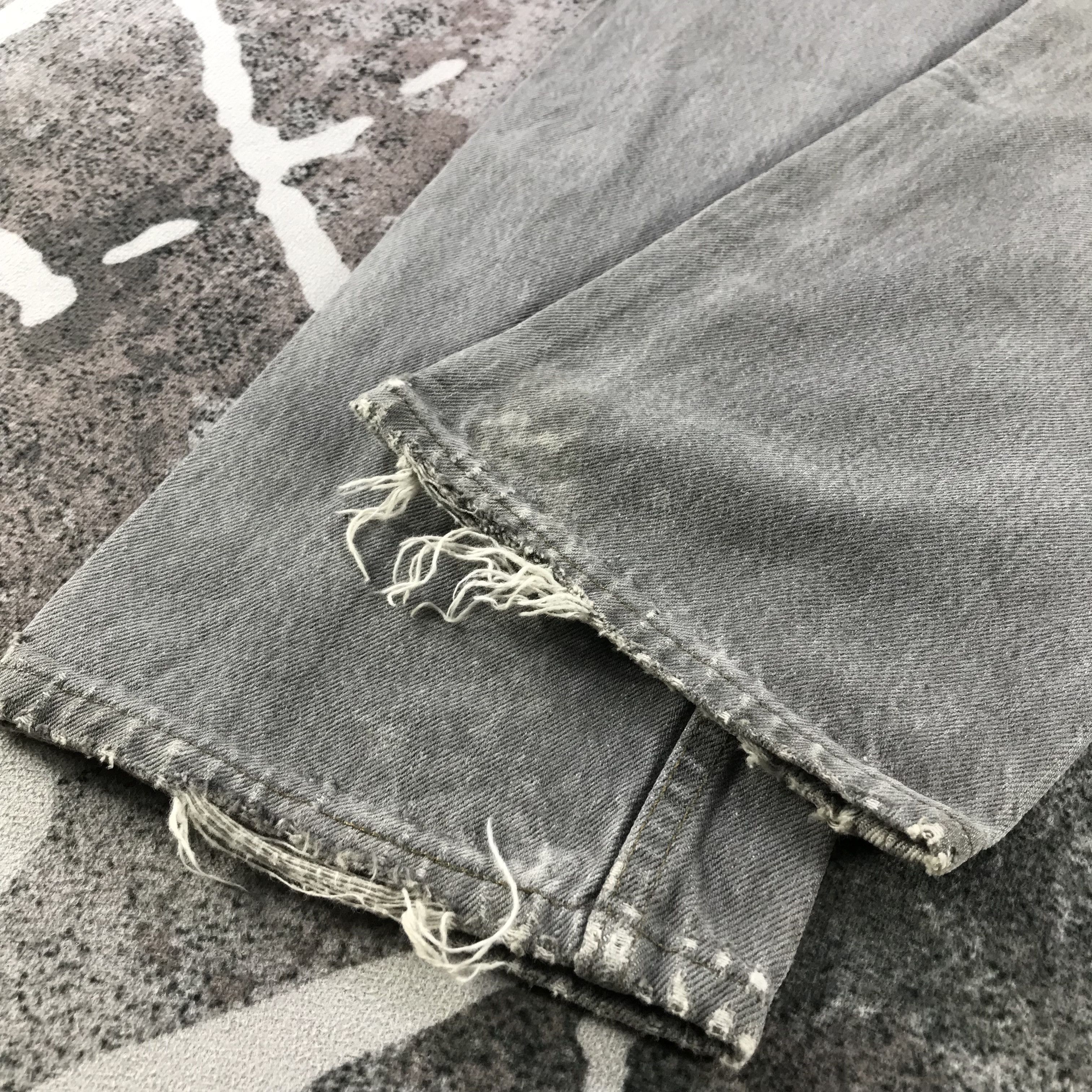 Levi's Vintage 90s Levis 501 Jeans Faded Gray Denim KJ3349 Size US 30 / EU 46 - 6 Thumbnail