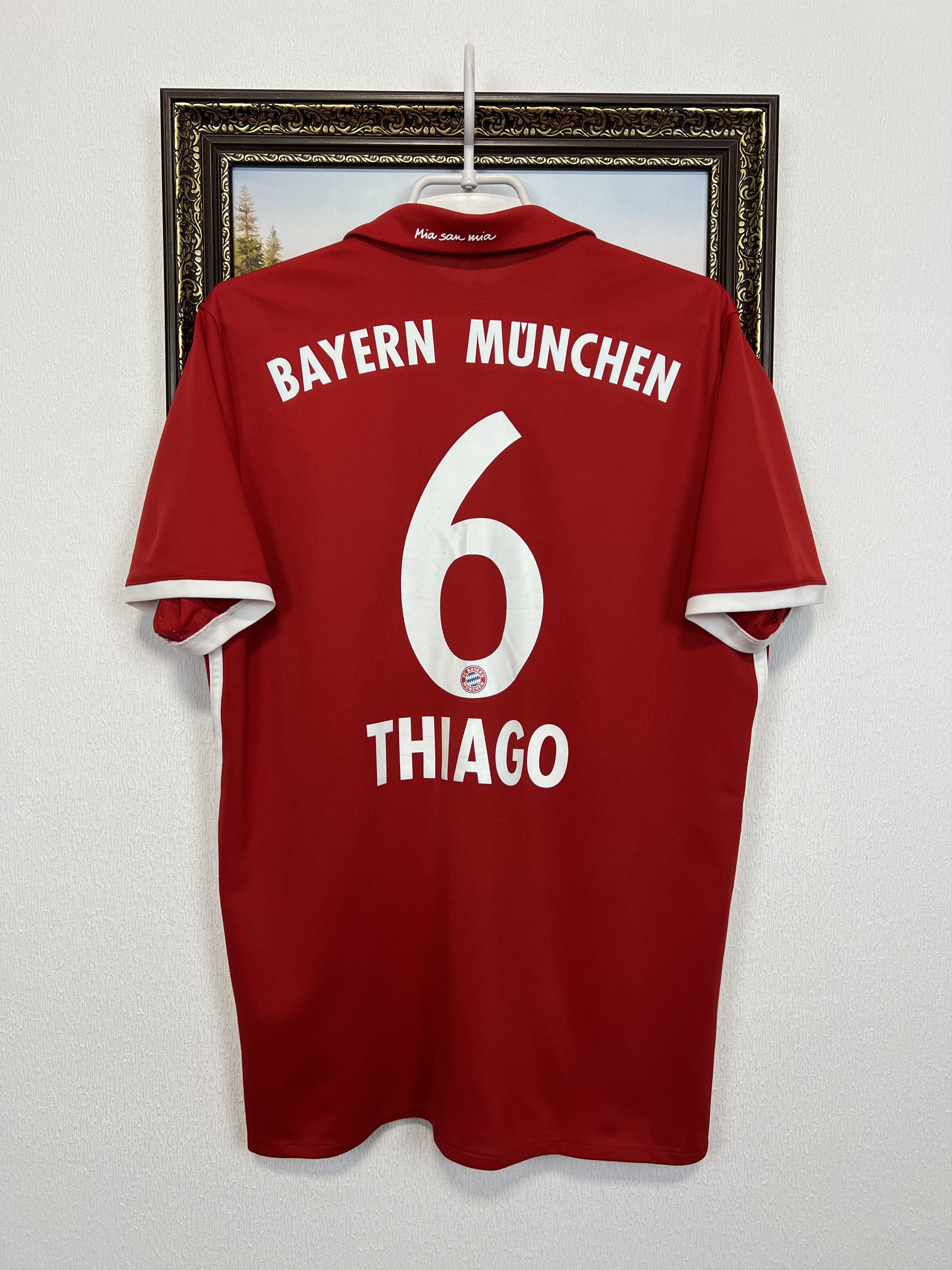 Adidas Bayern Munich Home football shirt Soccer #6 Thiago Jersey Size US M / EU 48-50 / 2 - 9 Thumbnail