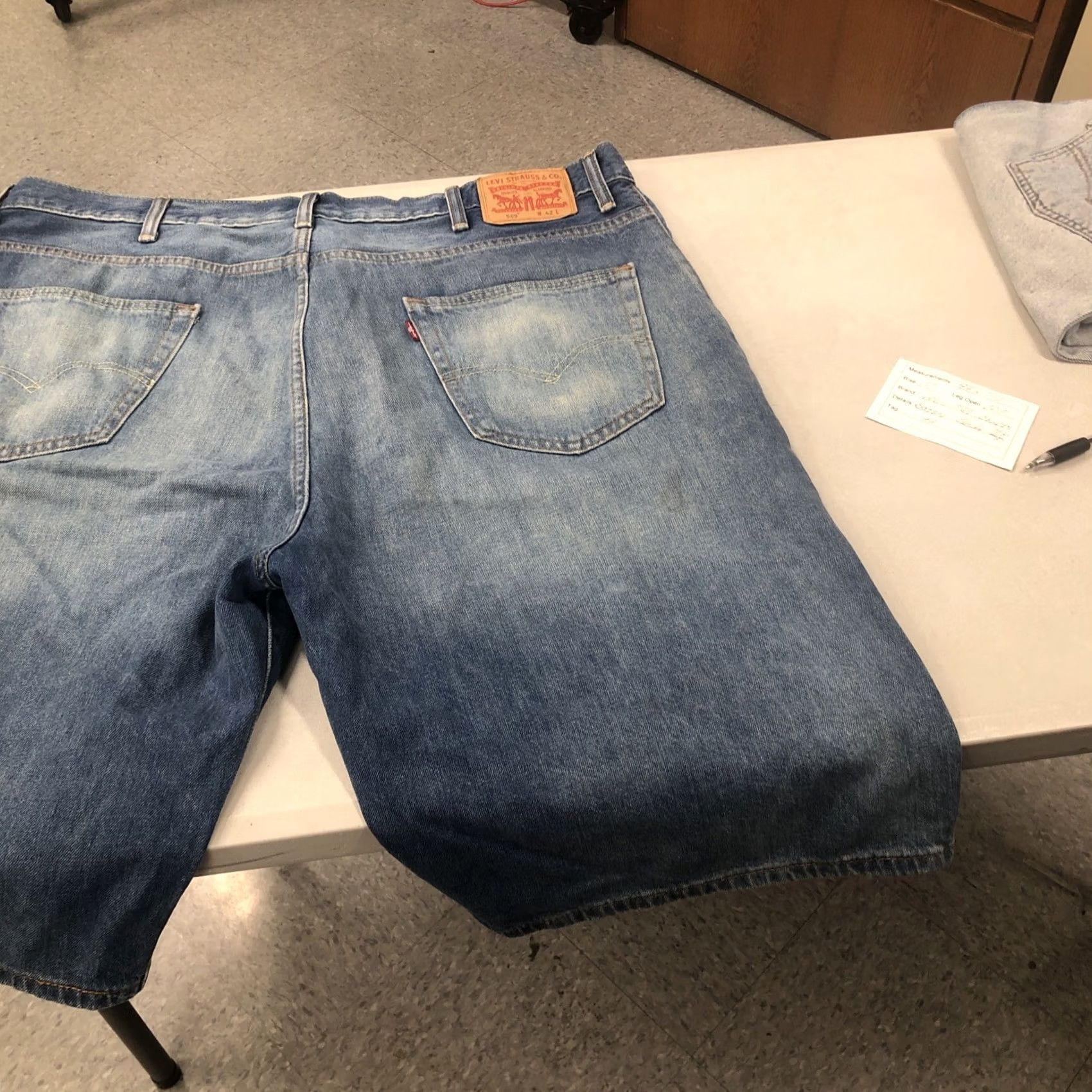 Levi's Levi's 569 Shorts Men Regular 44x12 Denim Bermuda 15” Rise 5-Pocket Solid Blue Hip Hop Ameri Size US 44 / EU 60 - 4 Thumbnail