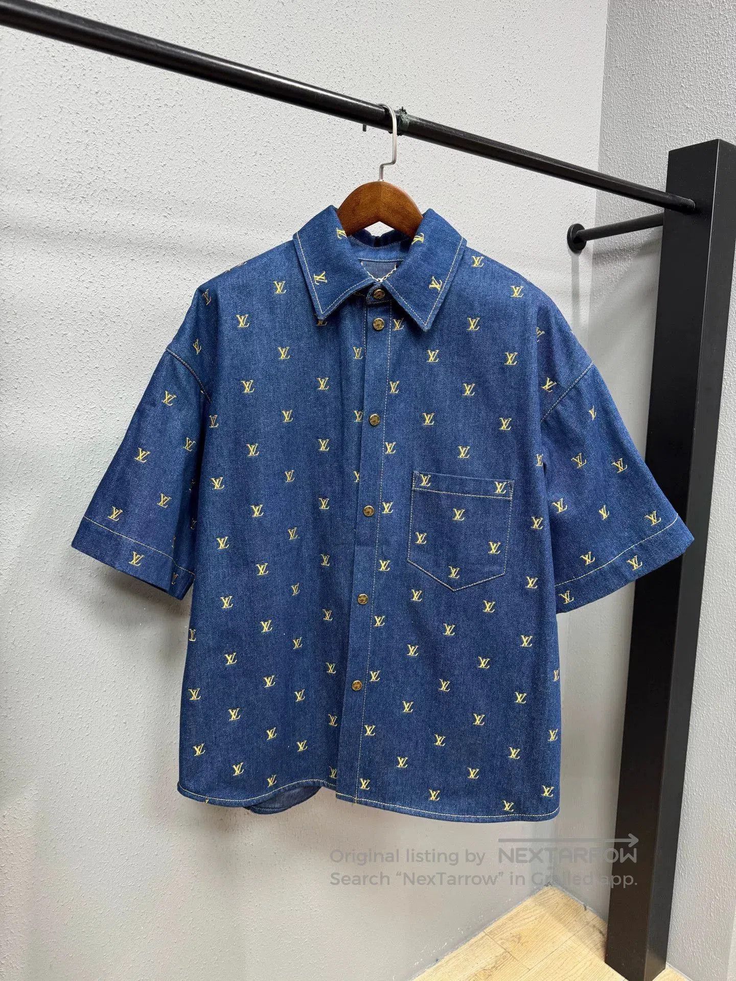 Louis Vuitton louis vuitton x pharrell denim shirt. Size US XL / EU 56 / 4 - 1 Thumbnail