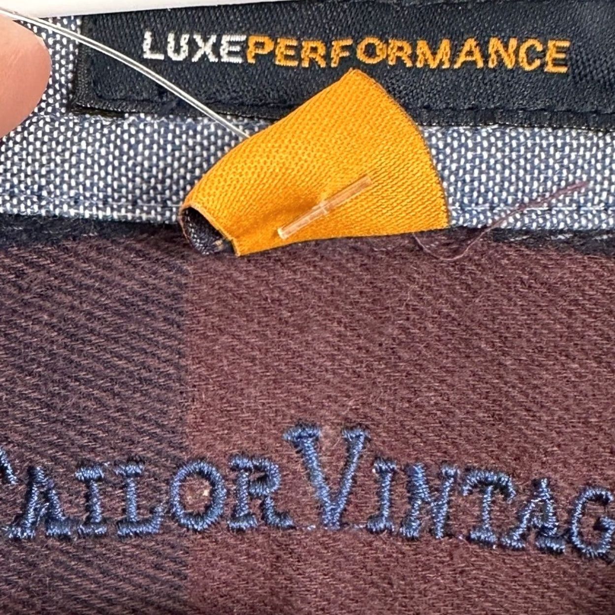 Vintage Tailor Vintage Luxe Performance Shirt Mens Large Burgundy Navy Buffalo Check Plaid Button-Up Long Sleeve Collared Fall Winter Spring Casual Workwear Size US L / EU 52-54 / 3 - 5 Thumbnail