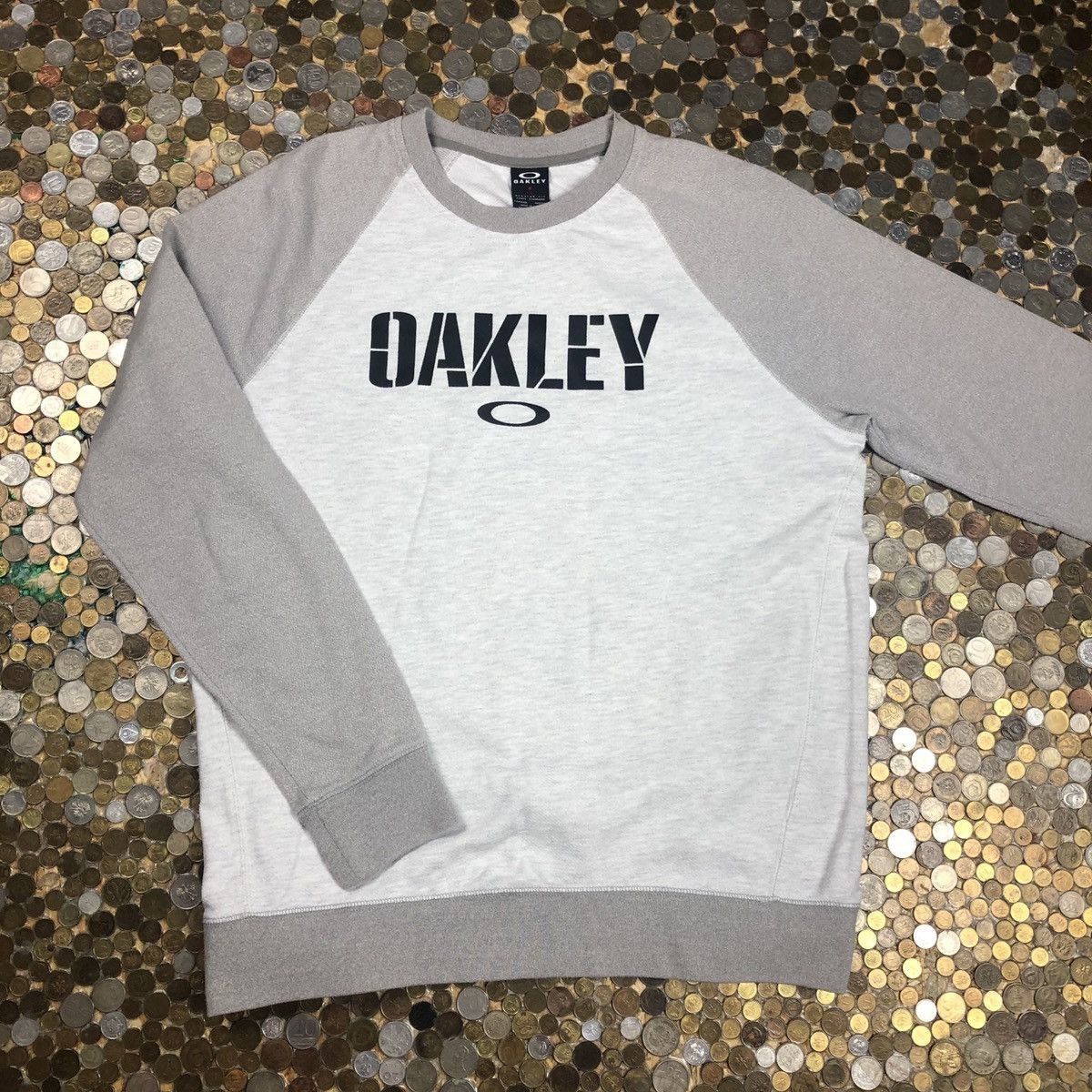 Oakley Oakley Vintage big logo crewneck Size US L / EU 52-54 / 3 - 1 Thumbnail
