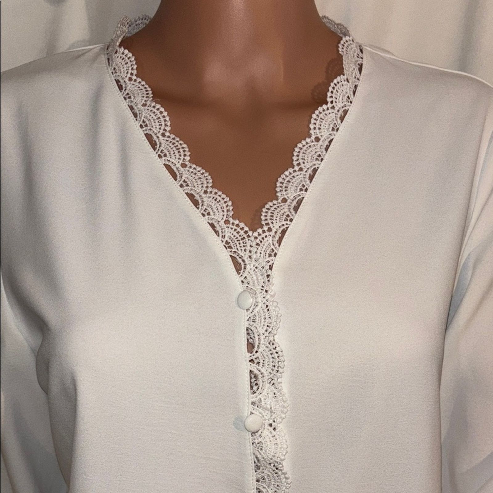 The Unbranded Brand Elegant White Lace Trim Blouse - Small Size S / US 4 / IT 40 - 2 Thumbnail