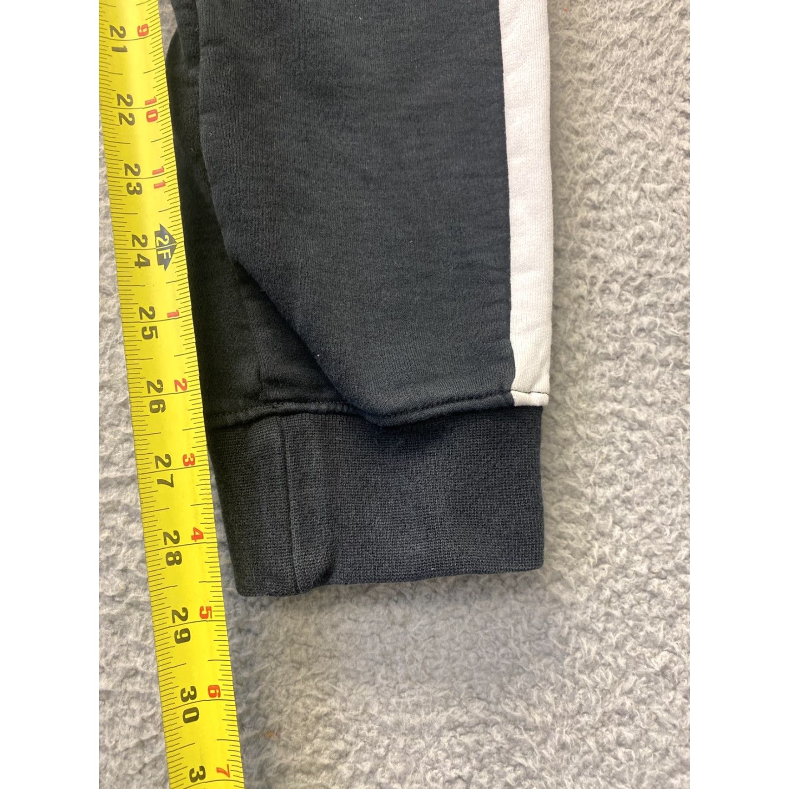 Puma VINTAGE Puma Sweatpants Men Small Black Logo Fleece Straight Leg Activewear Regular Fit Size US 29 - 7 Thumbnail