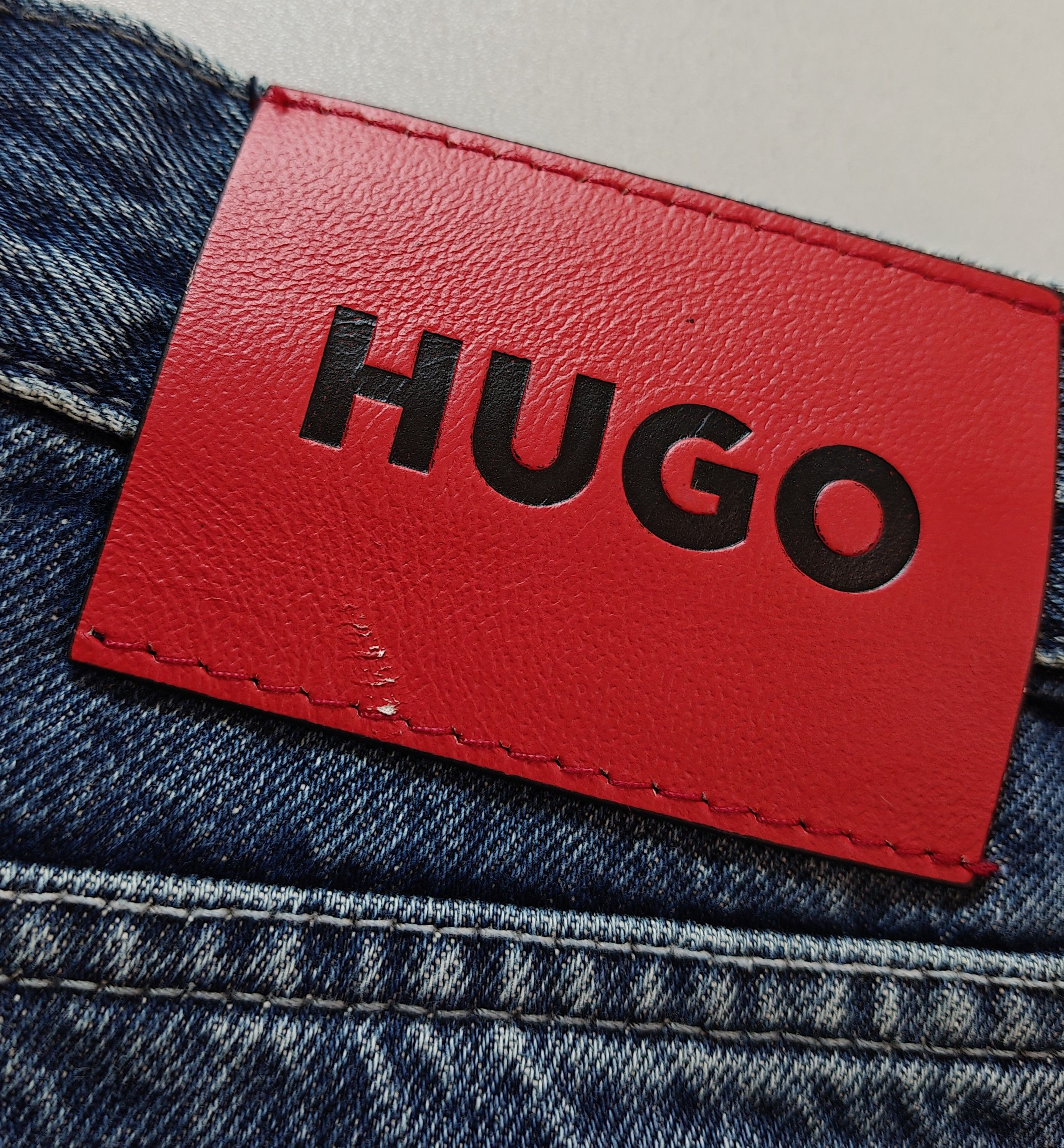 Hugo HUGO Relaxed Tapered Fit men's Jeans Free Shipping T/6078 Size US 31 - 5 Thumbnail
