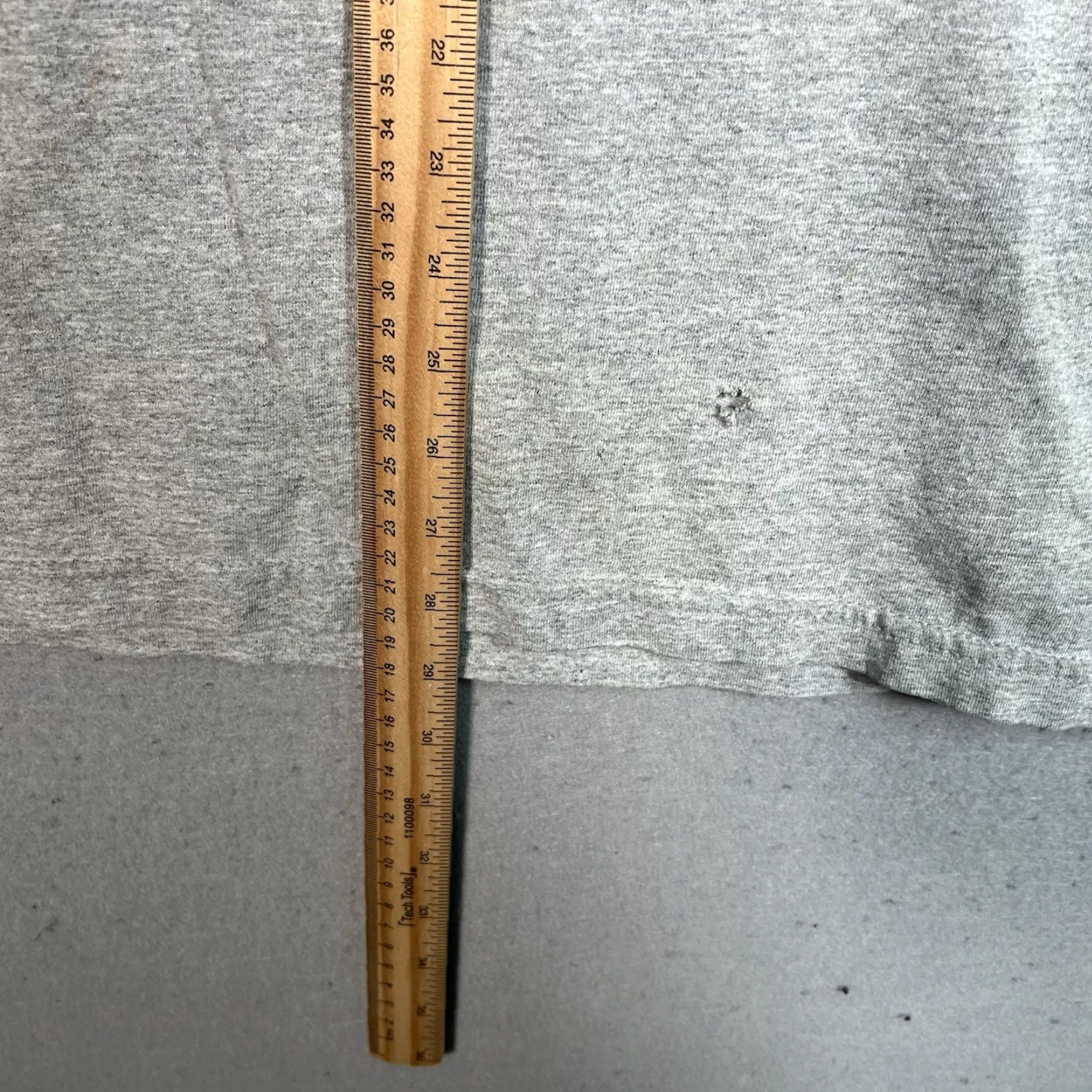 Nike VINTAGE Nike Swoosh T Shirt Adult Medium Gray Mens Shirt 2000s Graphic Tee Nike Mens Gray 2000s Swoosh Logo Vintage Shirt Size US M / EU 48-50 / 2 - 3 Thumbnail