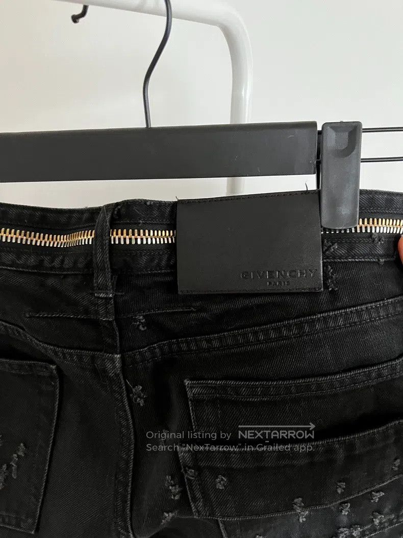 Givenchy Givenchy Distressed denim jeans with gold and silver zippe Size US 32 / EU 48 - 3 Thumbnail