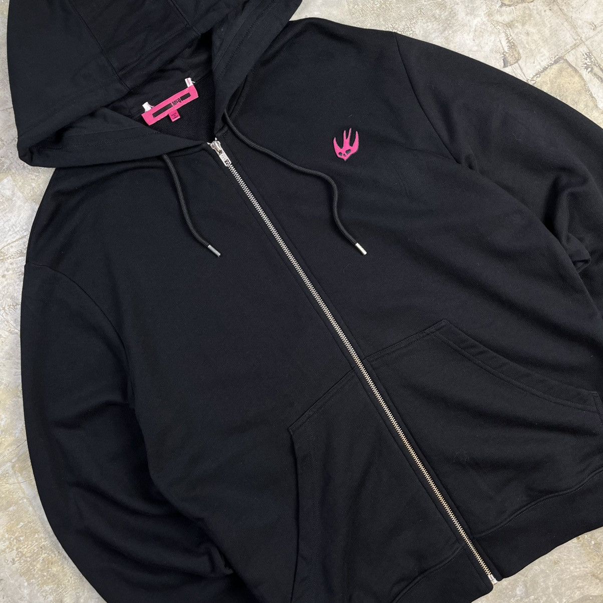 McQ Alexander McQueen McQ by Alexander McQueen Pink Swallow Embroidery Hoodie Size US XL / EU 56 / 4 - 2 Thumbnail