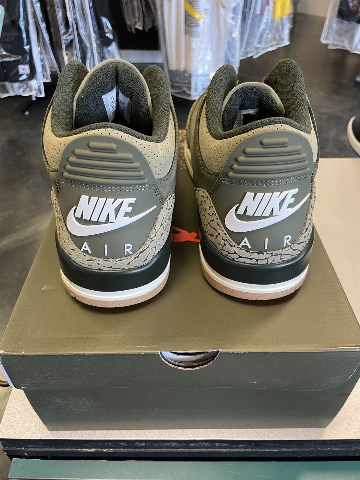Jordan Brand Jordan 3 Family Affair Size US 12 / EU 45 - 2 Thumbnail