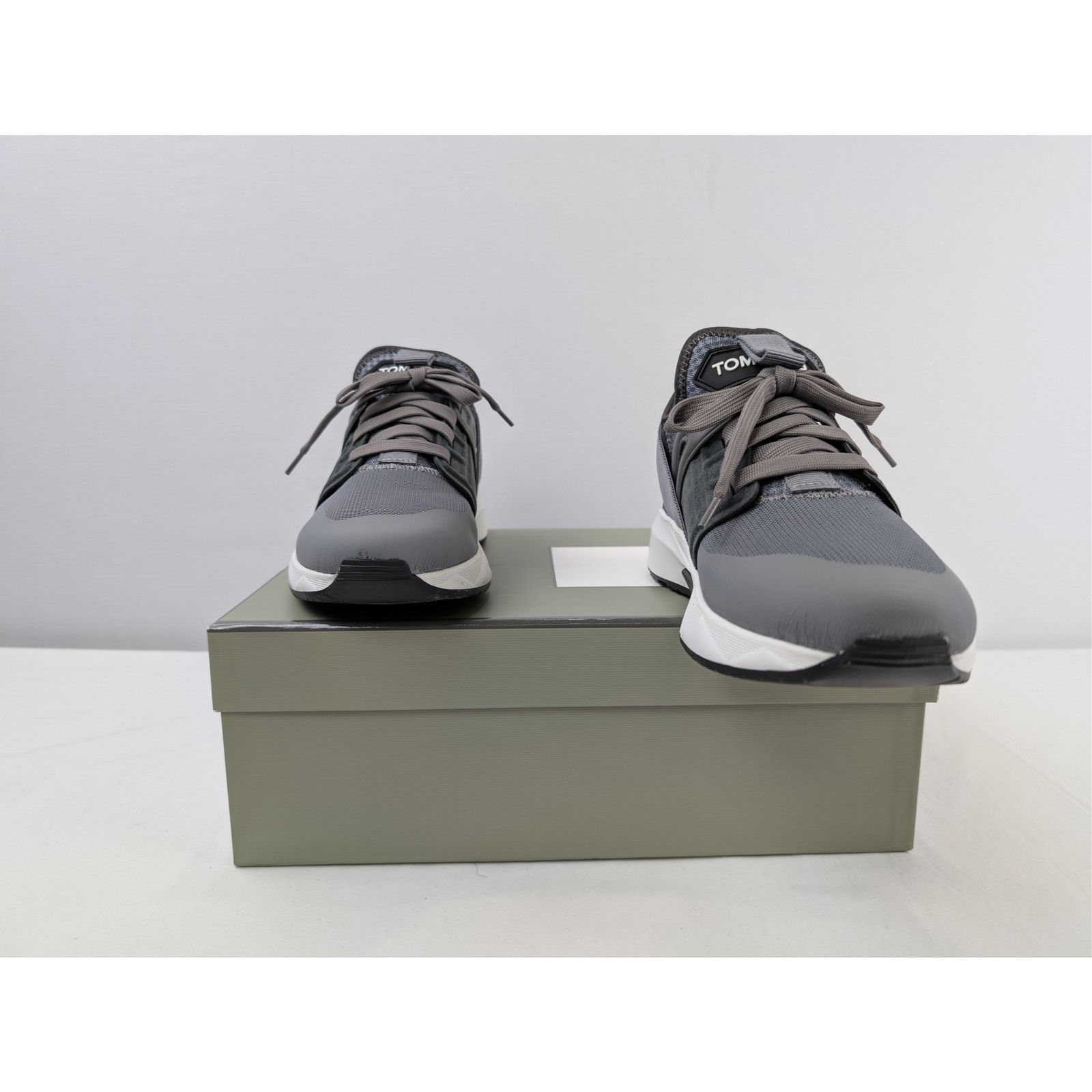 Tom Ford o1rshd1 Jago Runner Sneakers in Grey Size US 8 / EU 41 - 18 Thumbnail