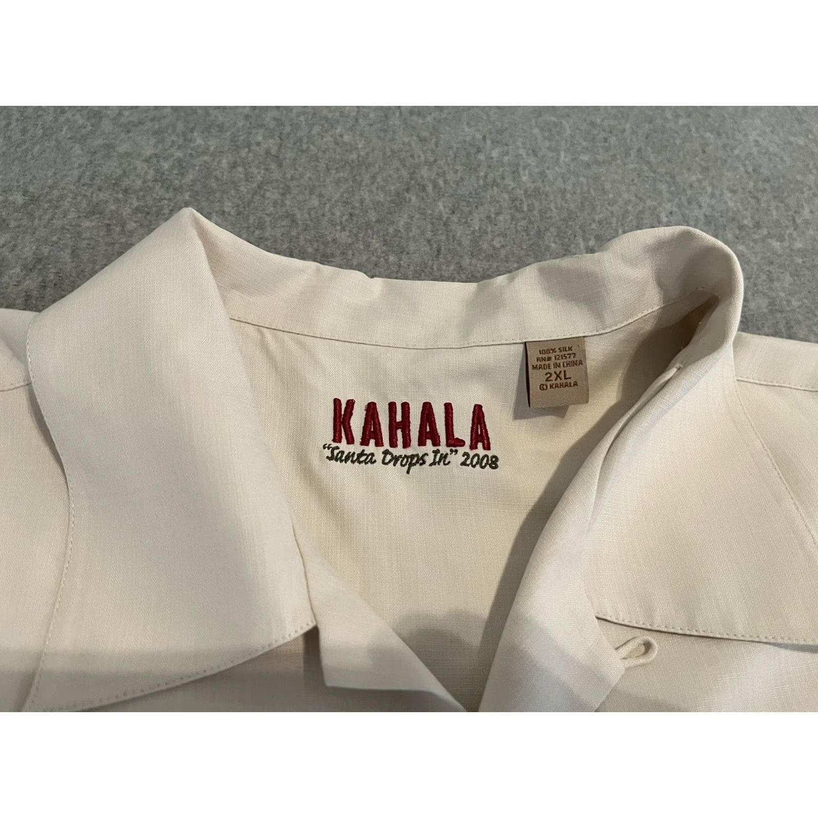 Vintage VINTAGE Kahala Silk Shirt Mens 2XL Ivory Short Sleeve Button-Up Embroidered Aloha Beach Hawaii 2008 Santa Drops In Size US XXL / EU 58 / 5 - 4 Thumbnail
