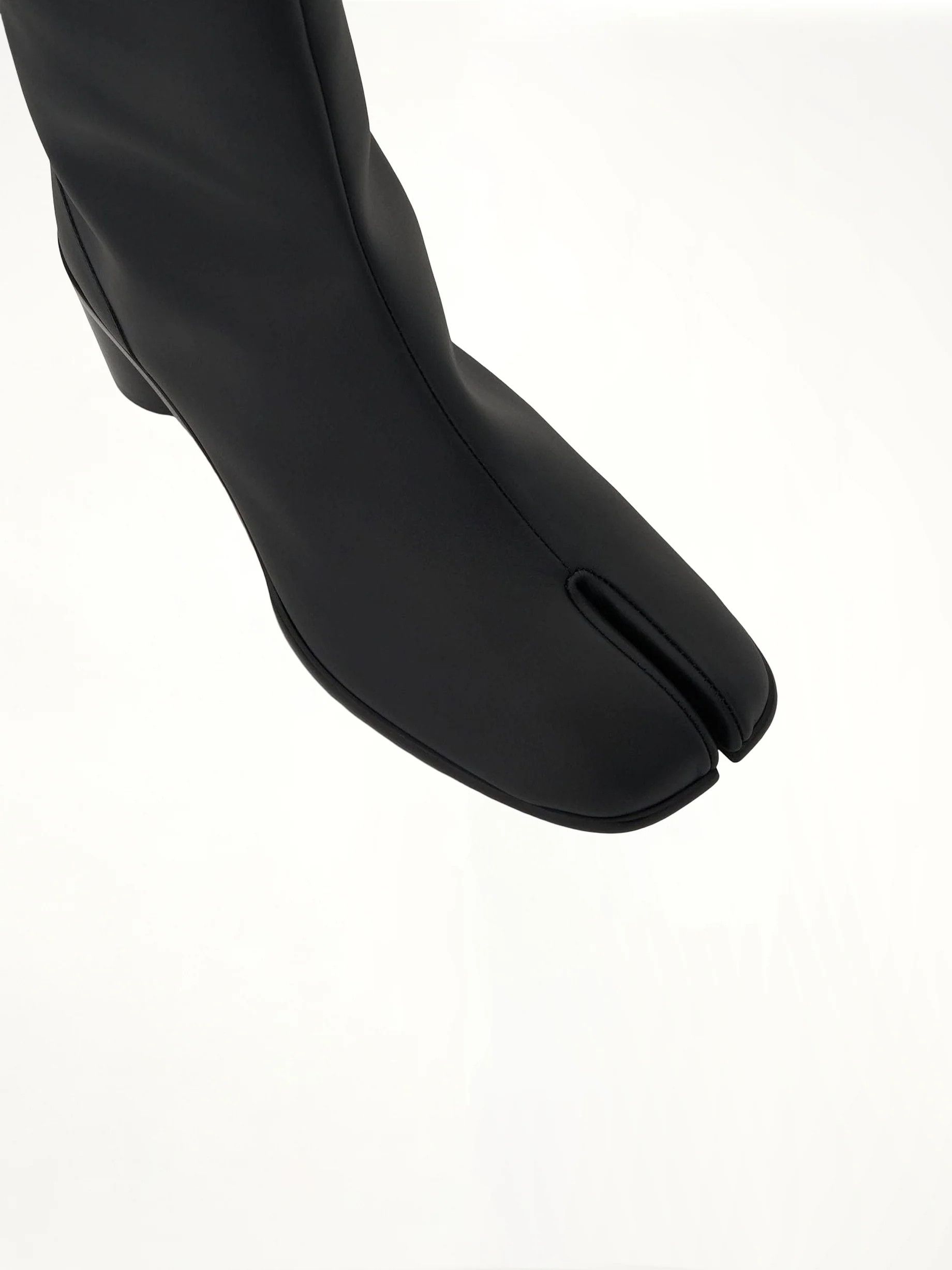 Maison Margiela o1w1db11225 Tabi Ankle Boots in Black Size US 12 / EU 45 - 4 Thumbnail