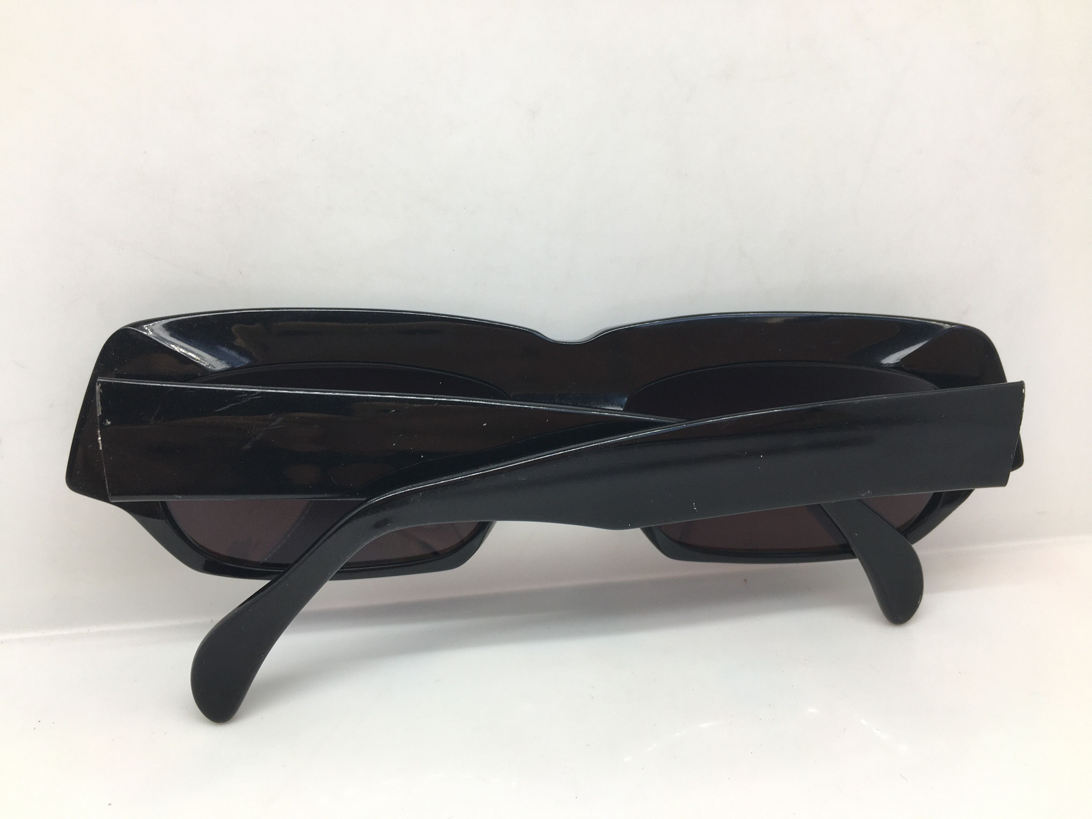 Guess Vintage Guess by George Marciano Model 147 Sunglasses Frame Size ONE SIZE - 7 Thumbnail