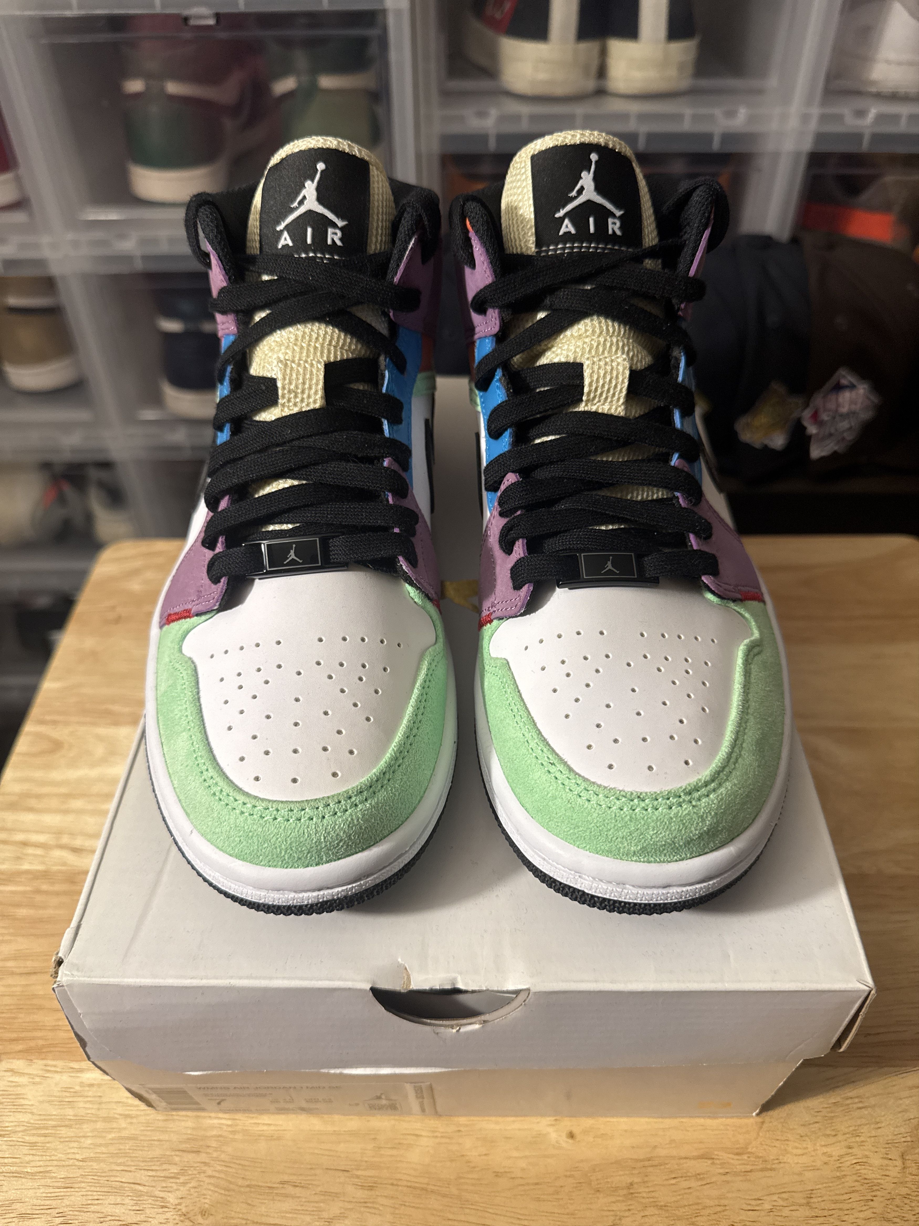 Jordan Brand WMNS AIR JORDAN 1 MID SE LIGHTBULB Size US 7 / IT 37 - 1 Thumbnail