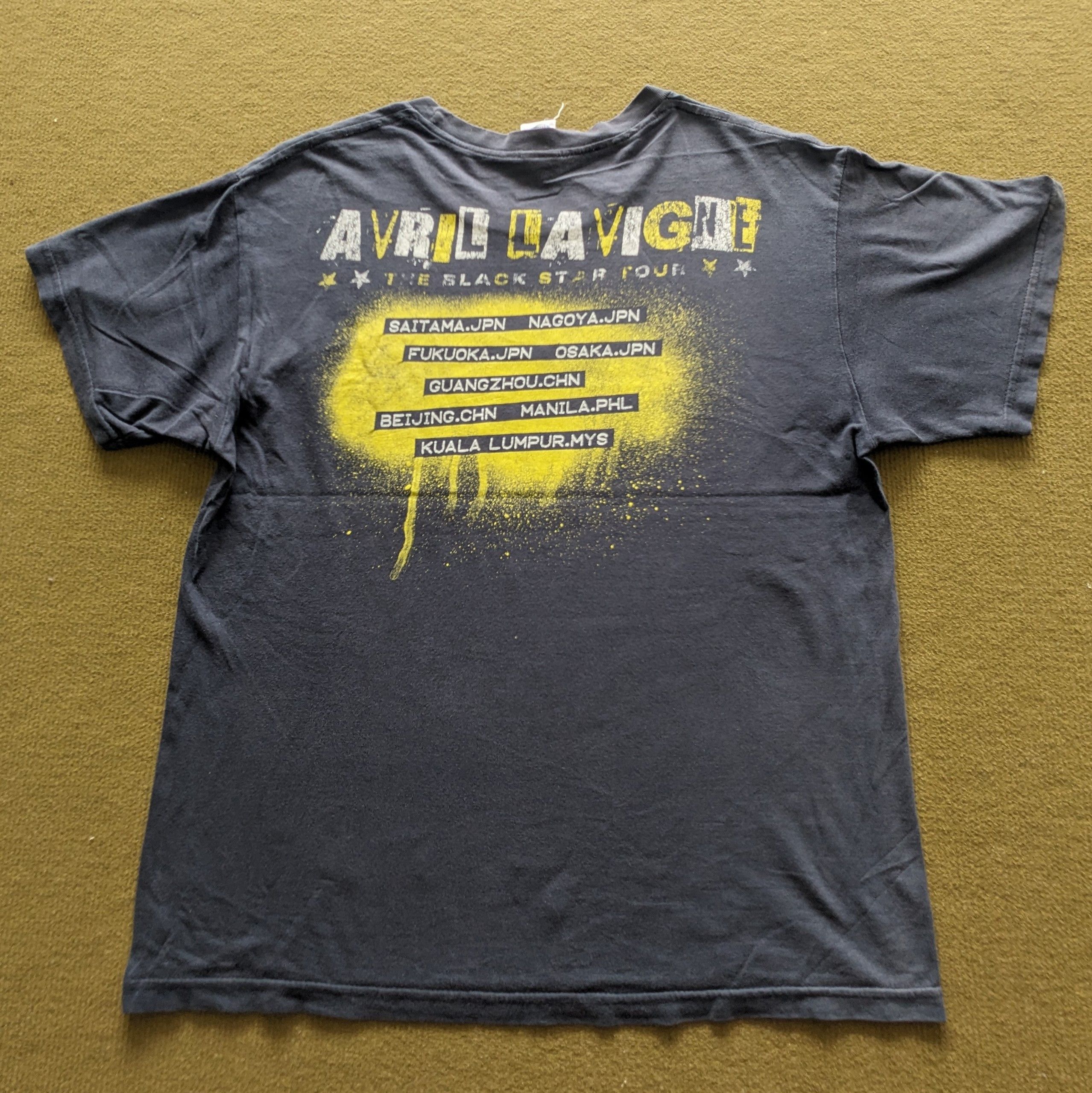 Other Vintage Avril Lavigne The Black Star Tour T-shirt Size US M / EU 48-50 / 2 - 3 Thumbnail