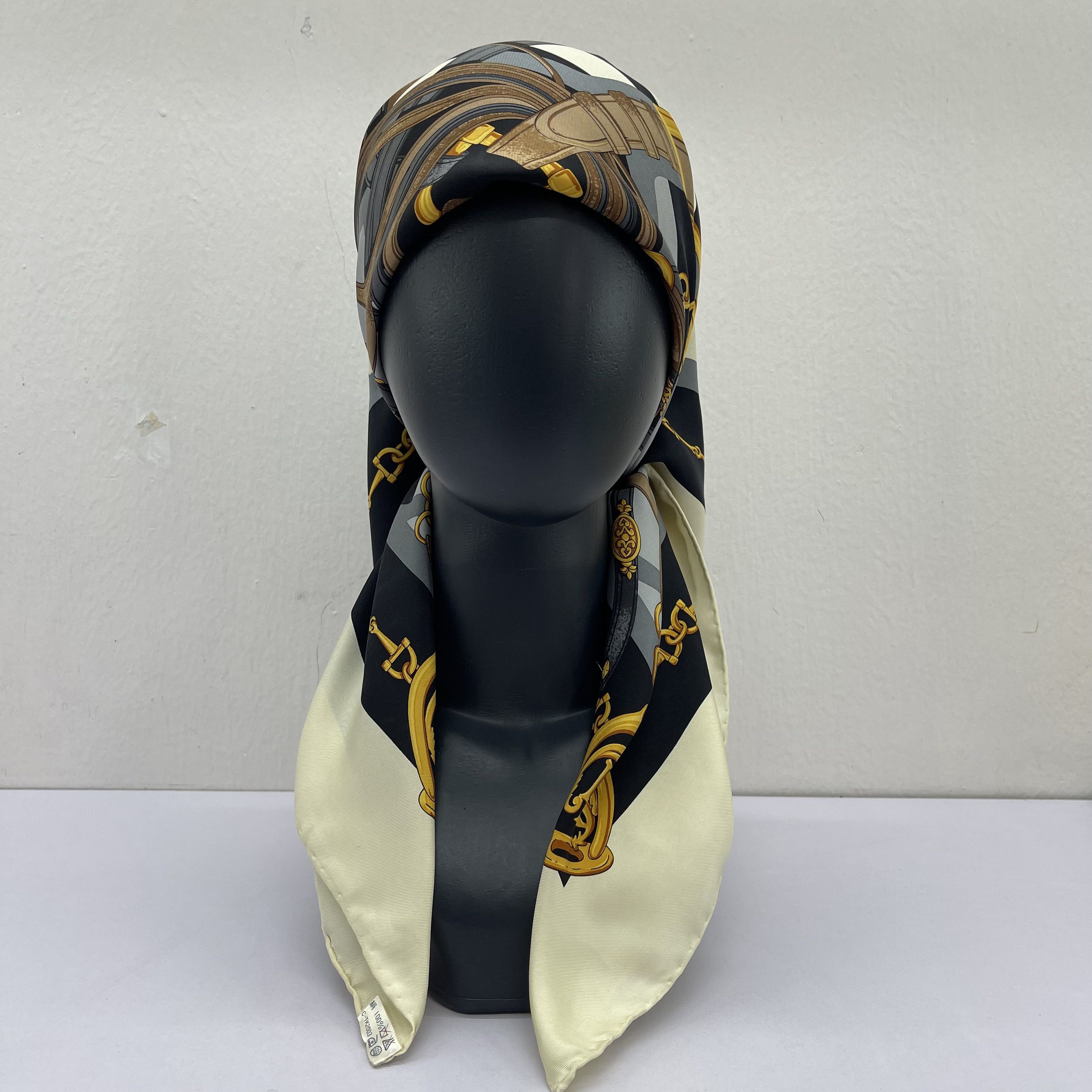 Lancel Vintage Lancel Silk Scarf Babushka - S7034 Size ONE SIZE - 2 Thumbnail