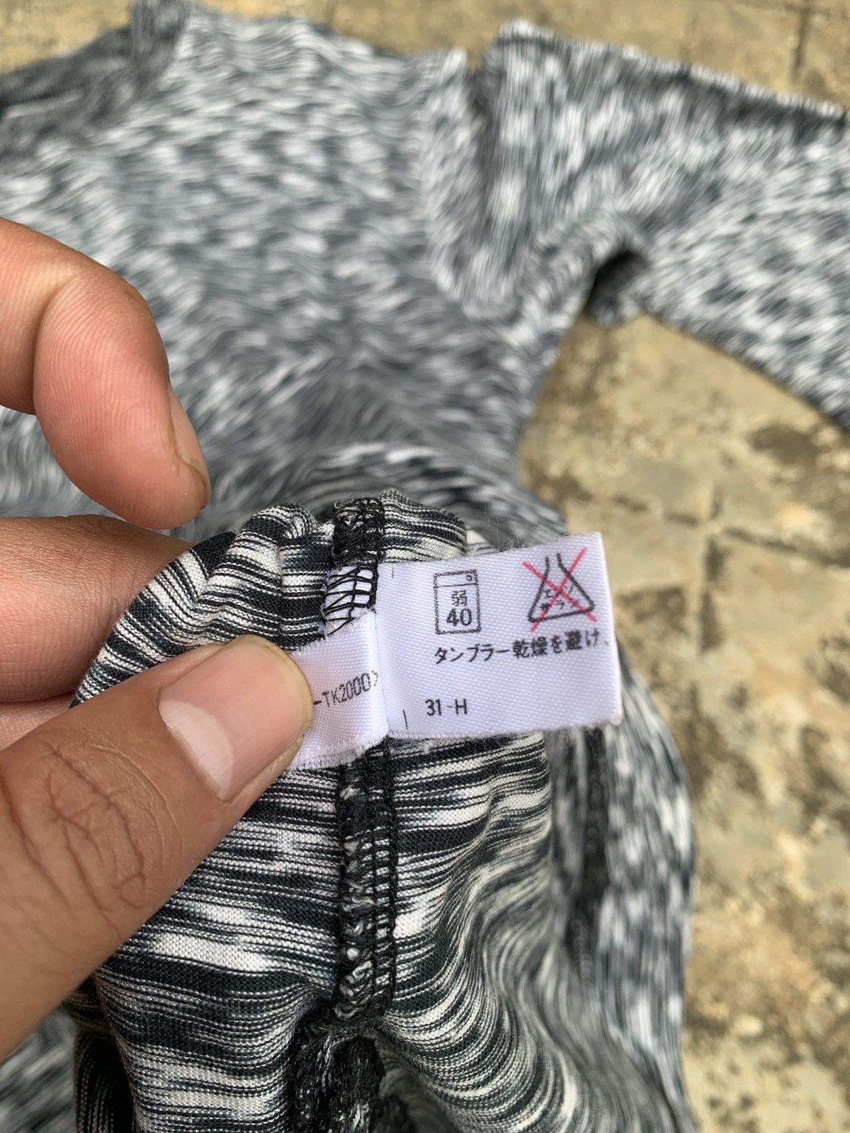 Designer × Missoni 2000s Missoni Intimo Zig-zag Grey Graphic Longsleeve Top Size L / US 10 / IT 46 - 9 Thumbnail